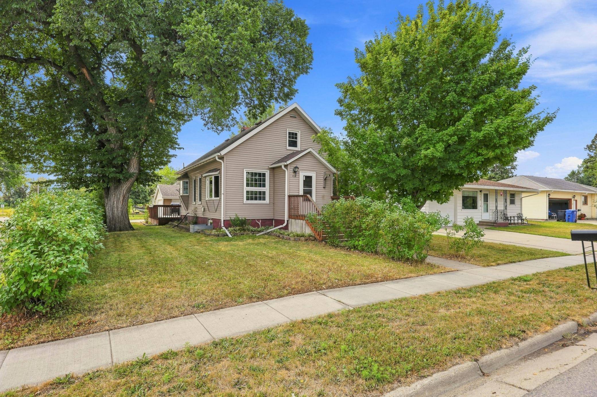 202 1st AVE SW, Dilworth, MN 56529