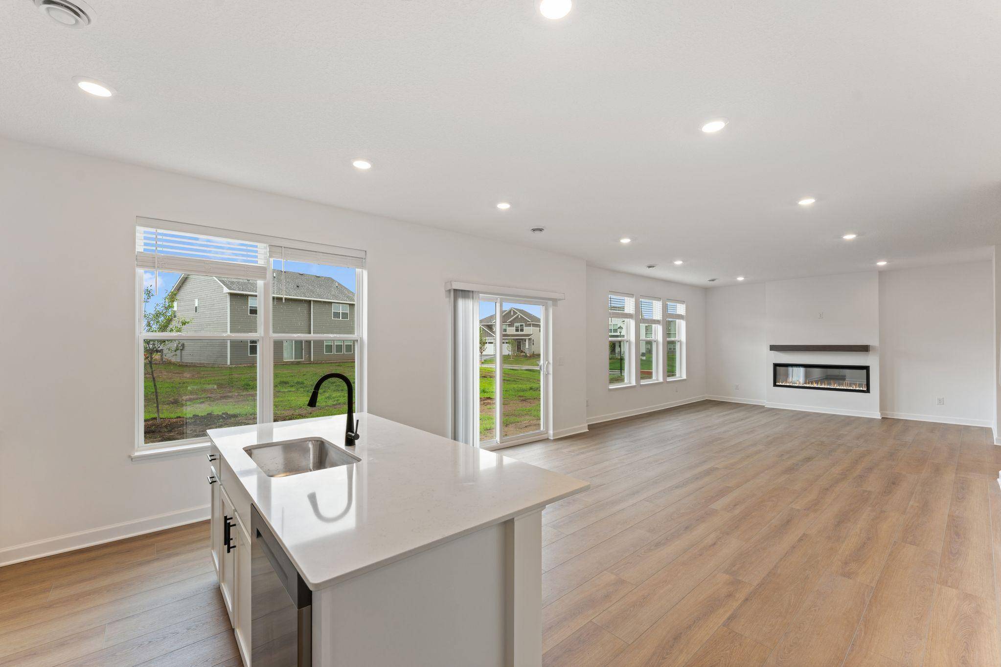 18365 Gladiator DR, Lakeville, MN 55068