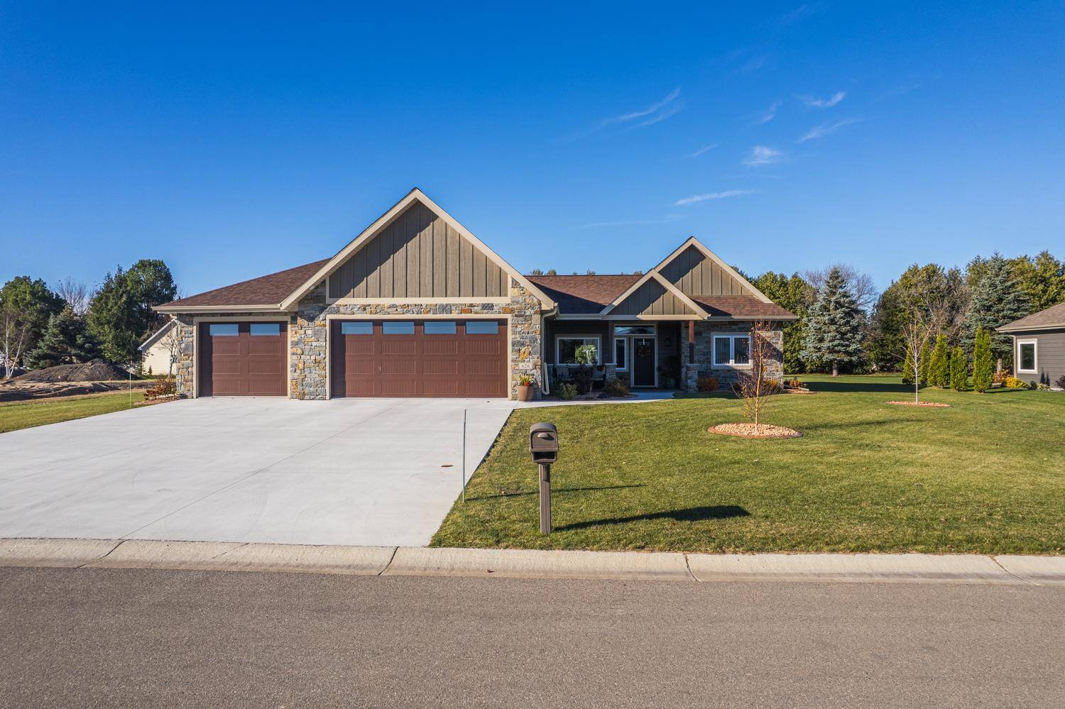 626 Lake Forest CIR, Detroit Lakes, MN 56501