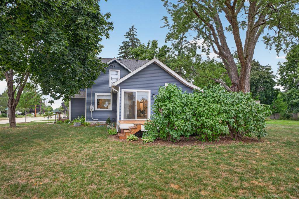 809 S Prairie ST, Lake City, MN 55041