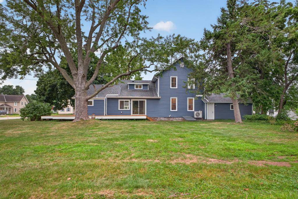 809 S Prairie ST, Lake City, MN 55041