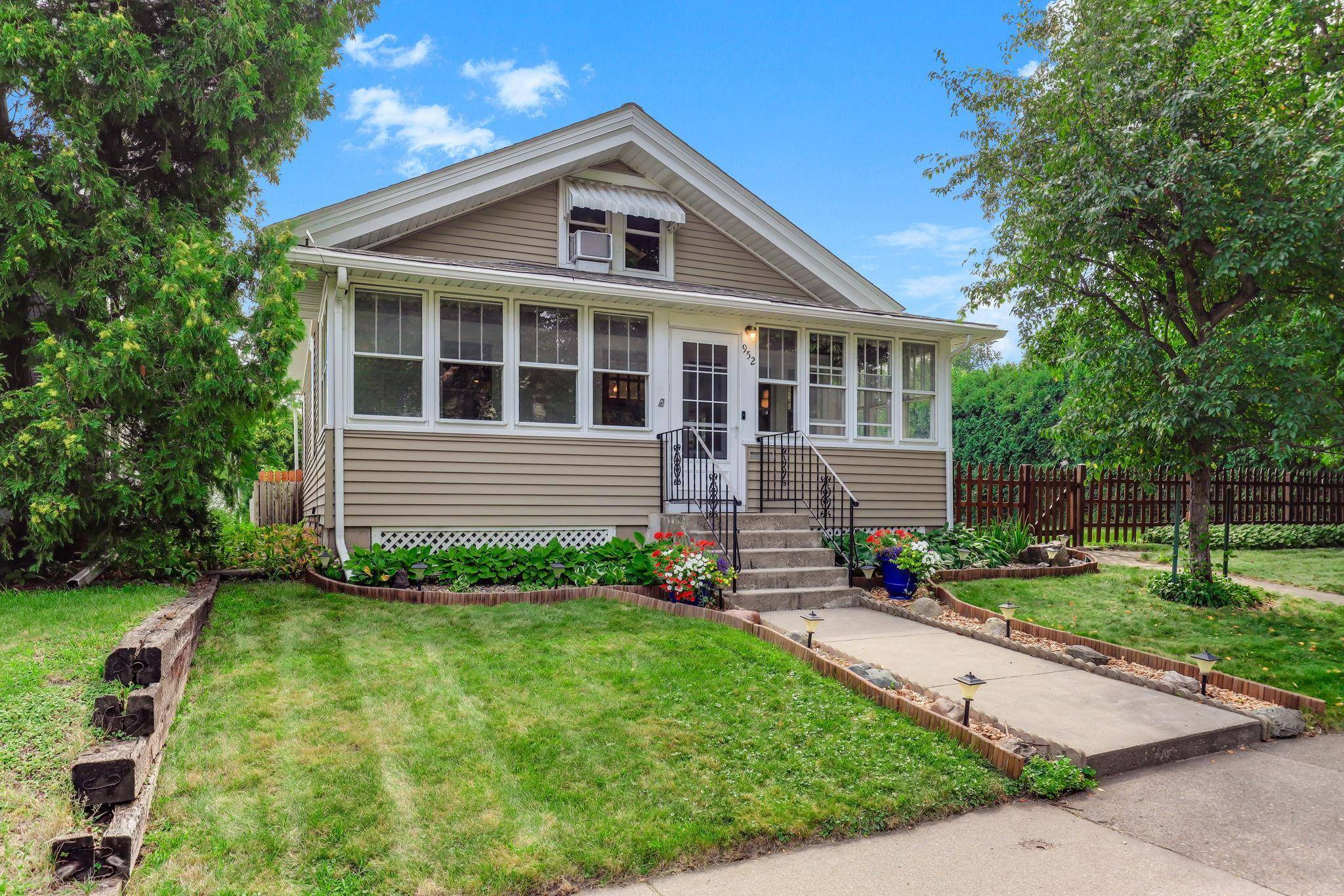 952 Humboldt AVE, West Saint Paul, MN 55118