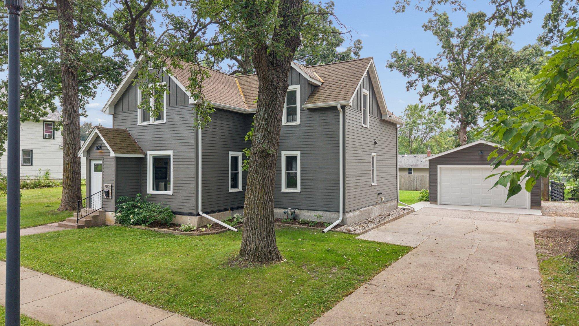 700 2nd AVE SW, Hutchinson, MN 55350