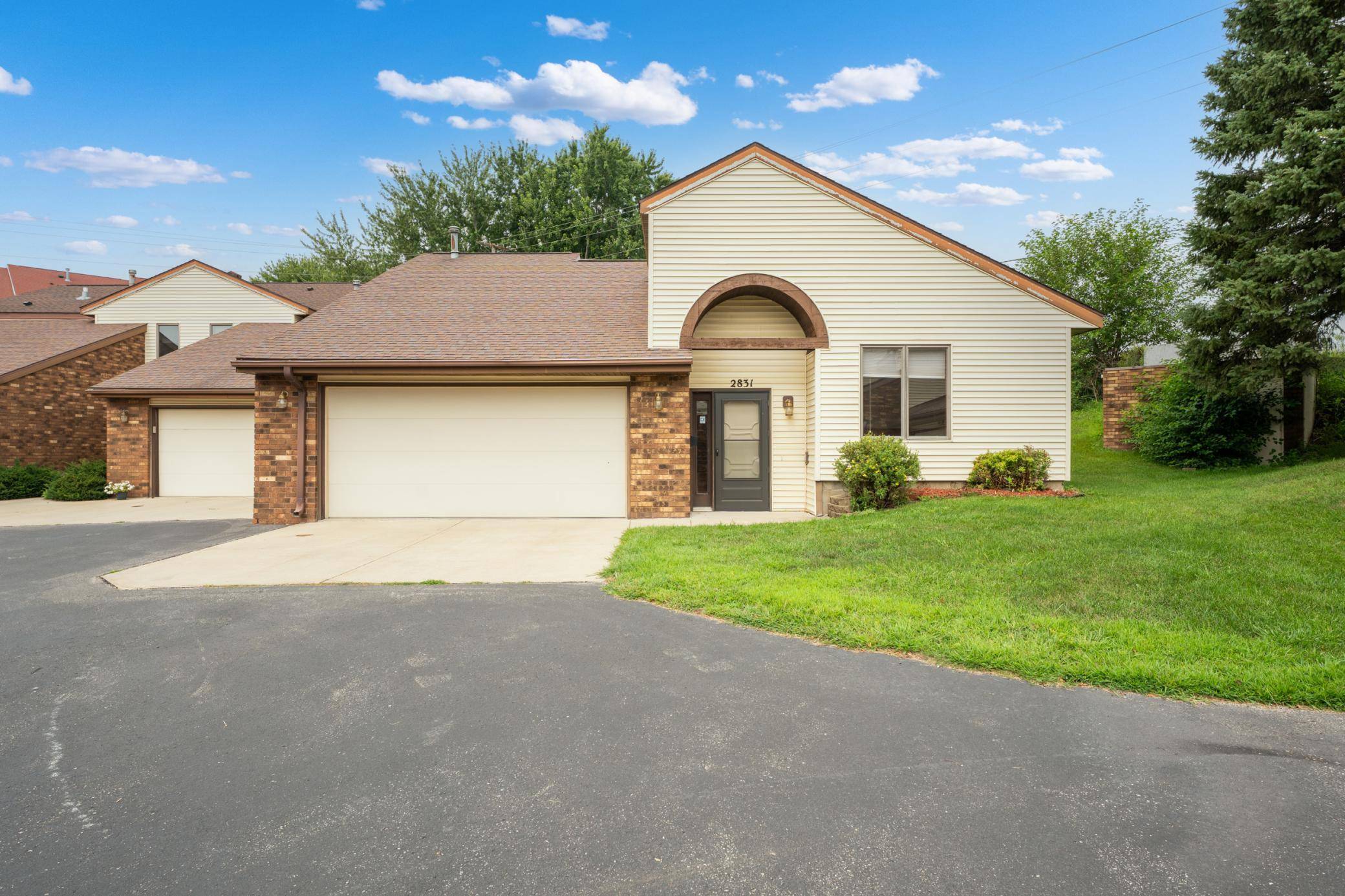 2831 26th ST NW, Rochester, MN 55901