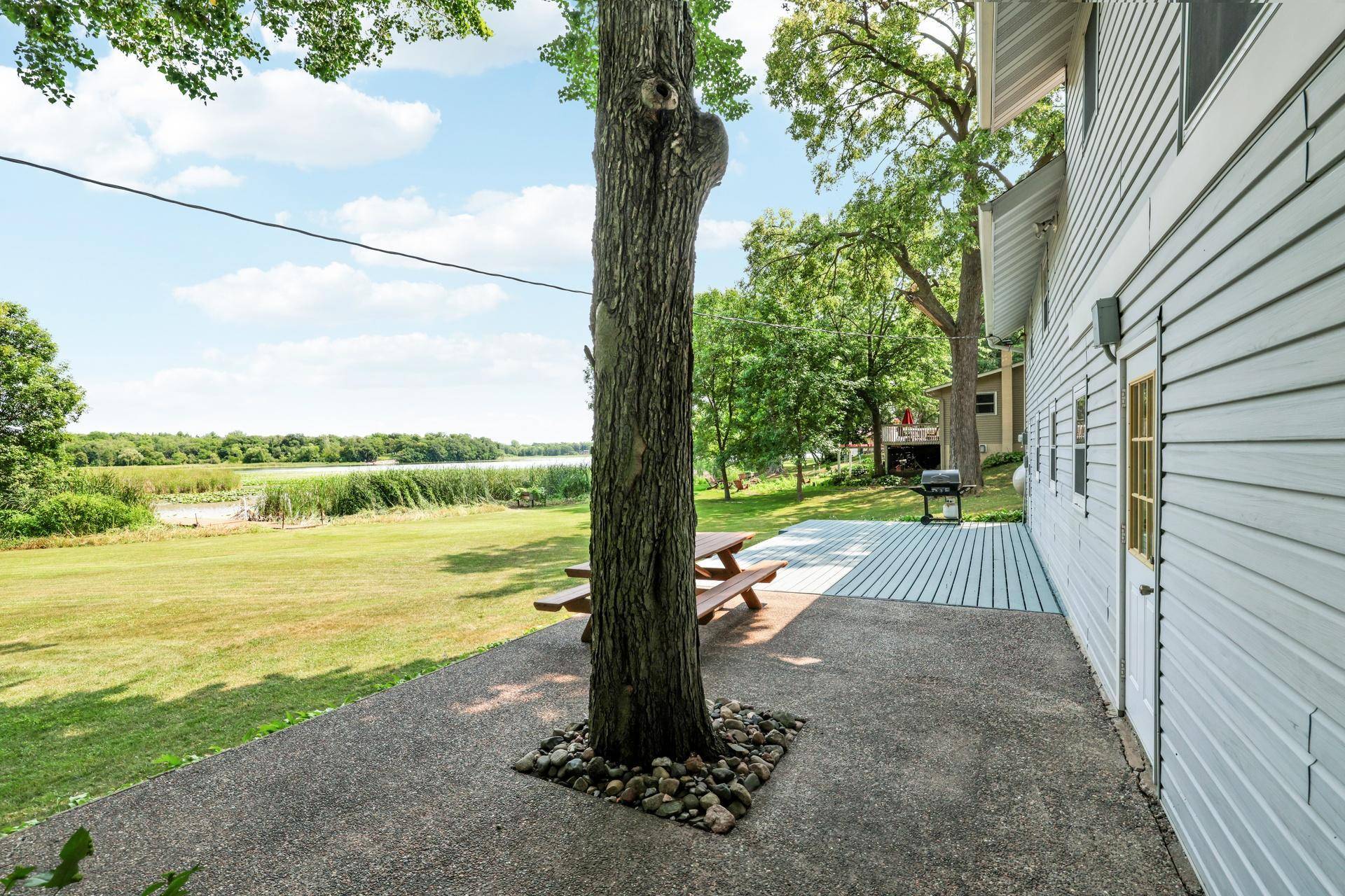 10574 Arnold CIR NW, Monticello, MN 55362