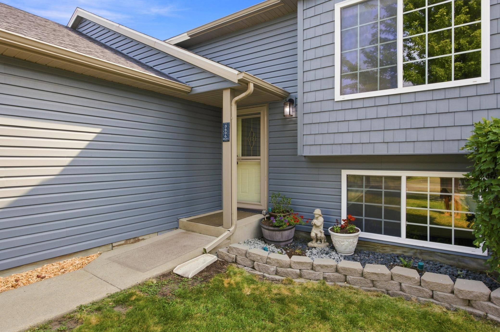 3606 34th ST S, Moorhead, MN 56560