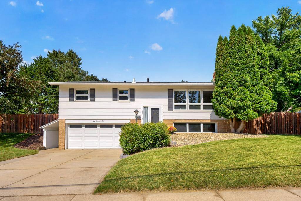 605 Elton Hills DR NW, Rochester, MN 55901