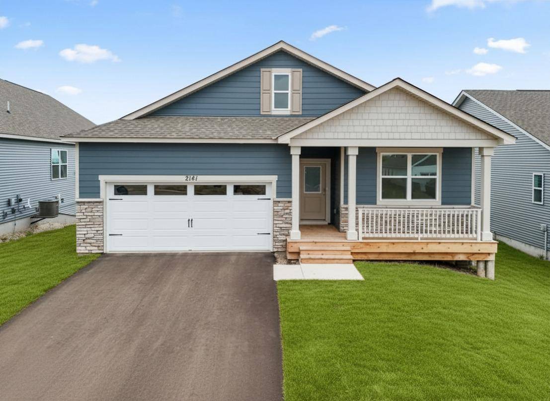 2141 Bluff Heights DR, Shakopee, MN 55379