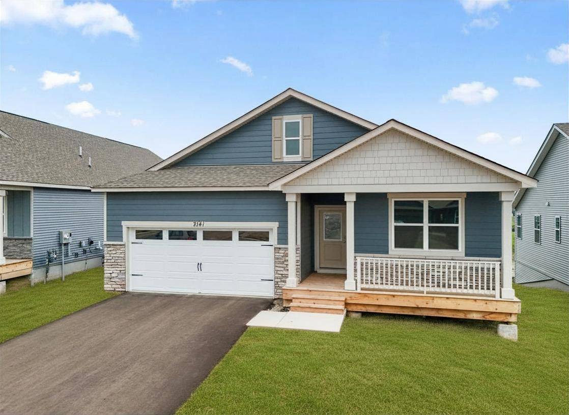 2141 Bluff Heights DR, Shakopee, MN 55379