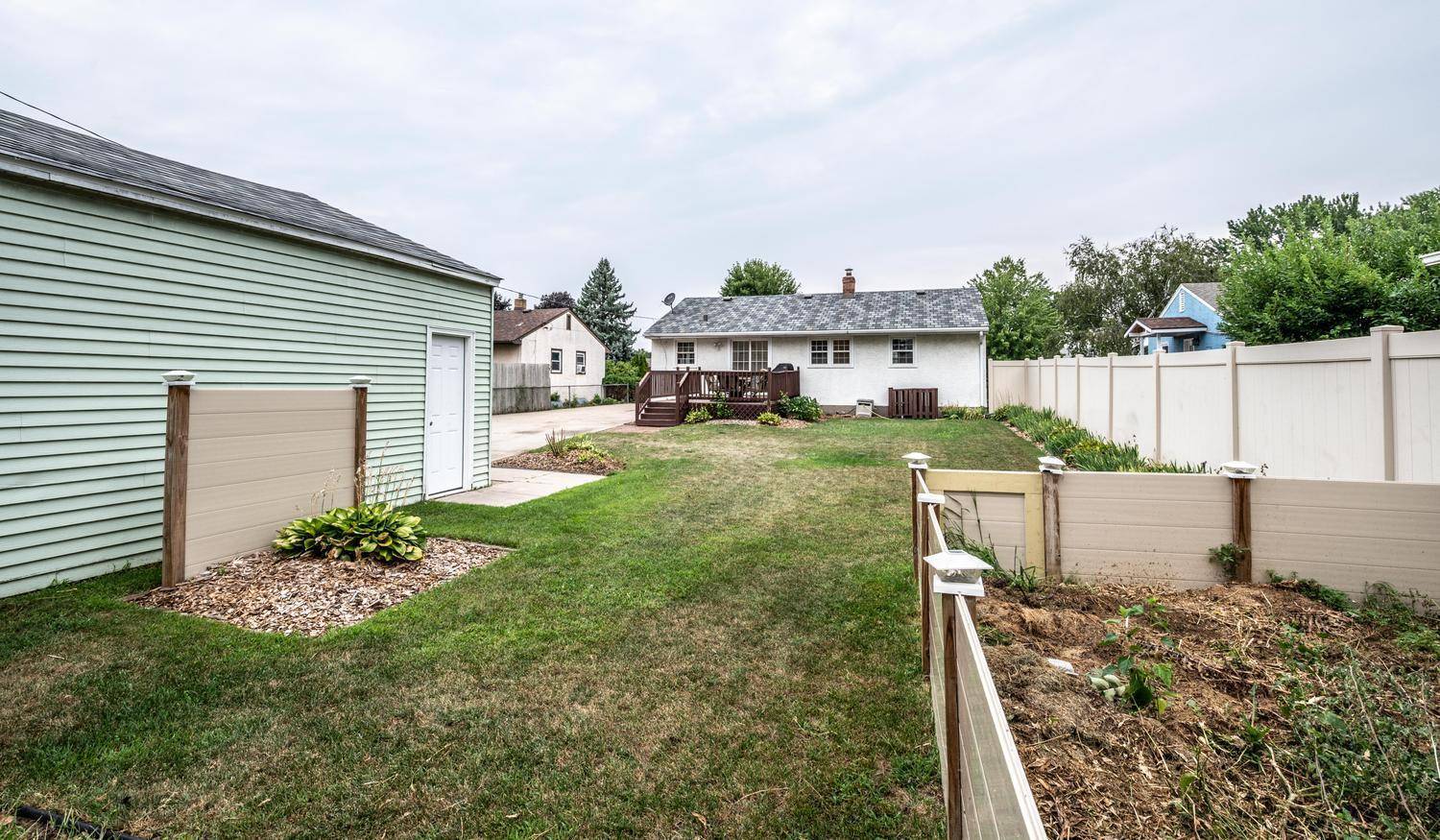 214 Poplar ST E, South Saint Paul, MN 55075