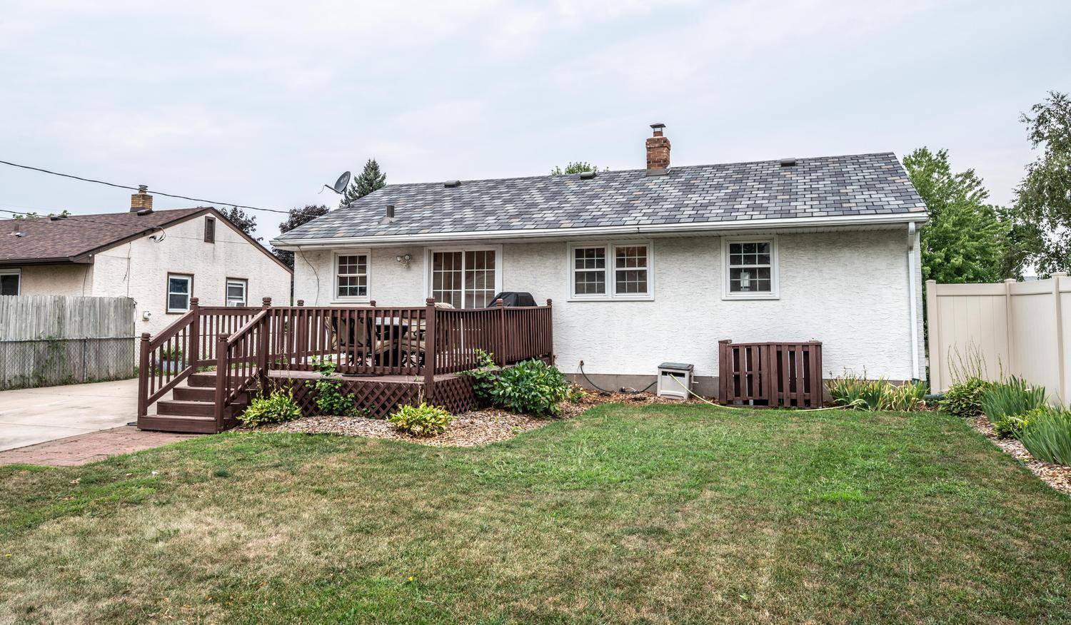 214 Poplar ST E, South Saint Paul, MN 55075