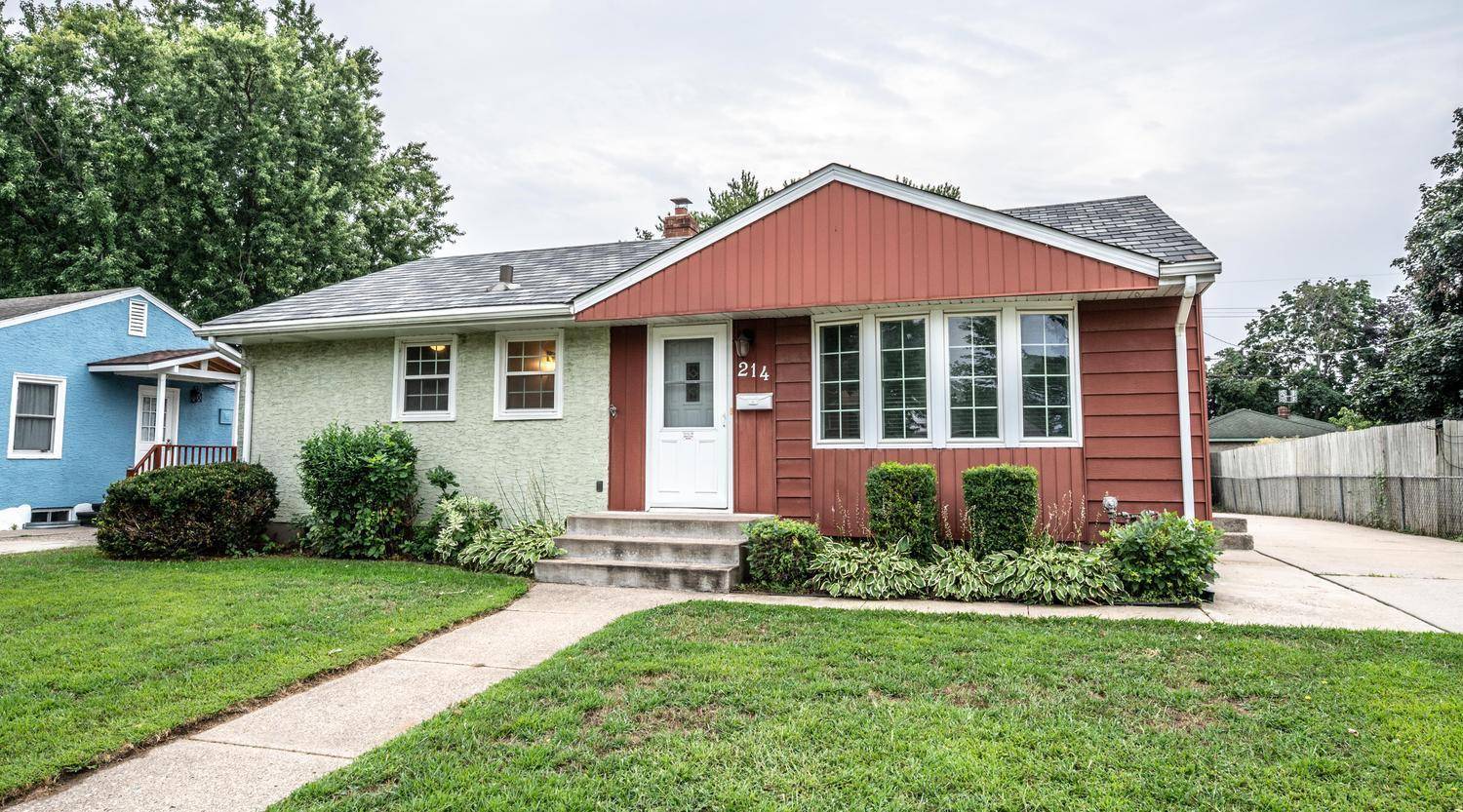 214 Poplar ST E, South Saint Paul, MN 55075