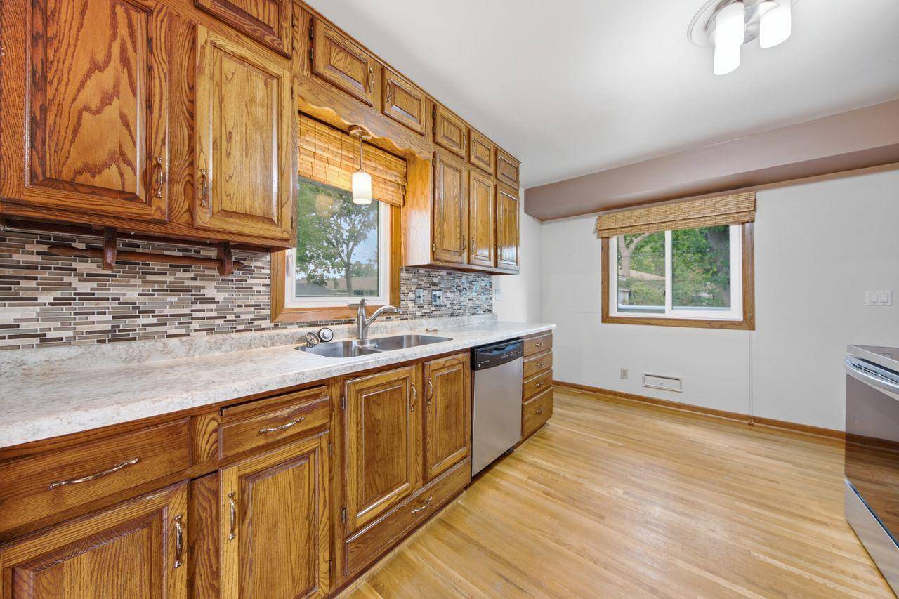 8354 Valentine TER, Bloomington, MN 55431