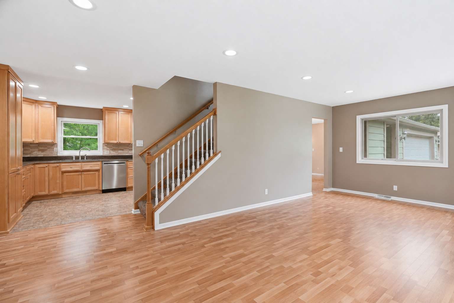 14901 Williston LN, Minnetonka, MN 55345