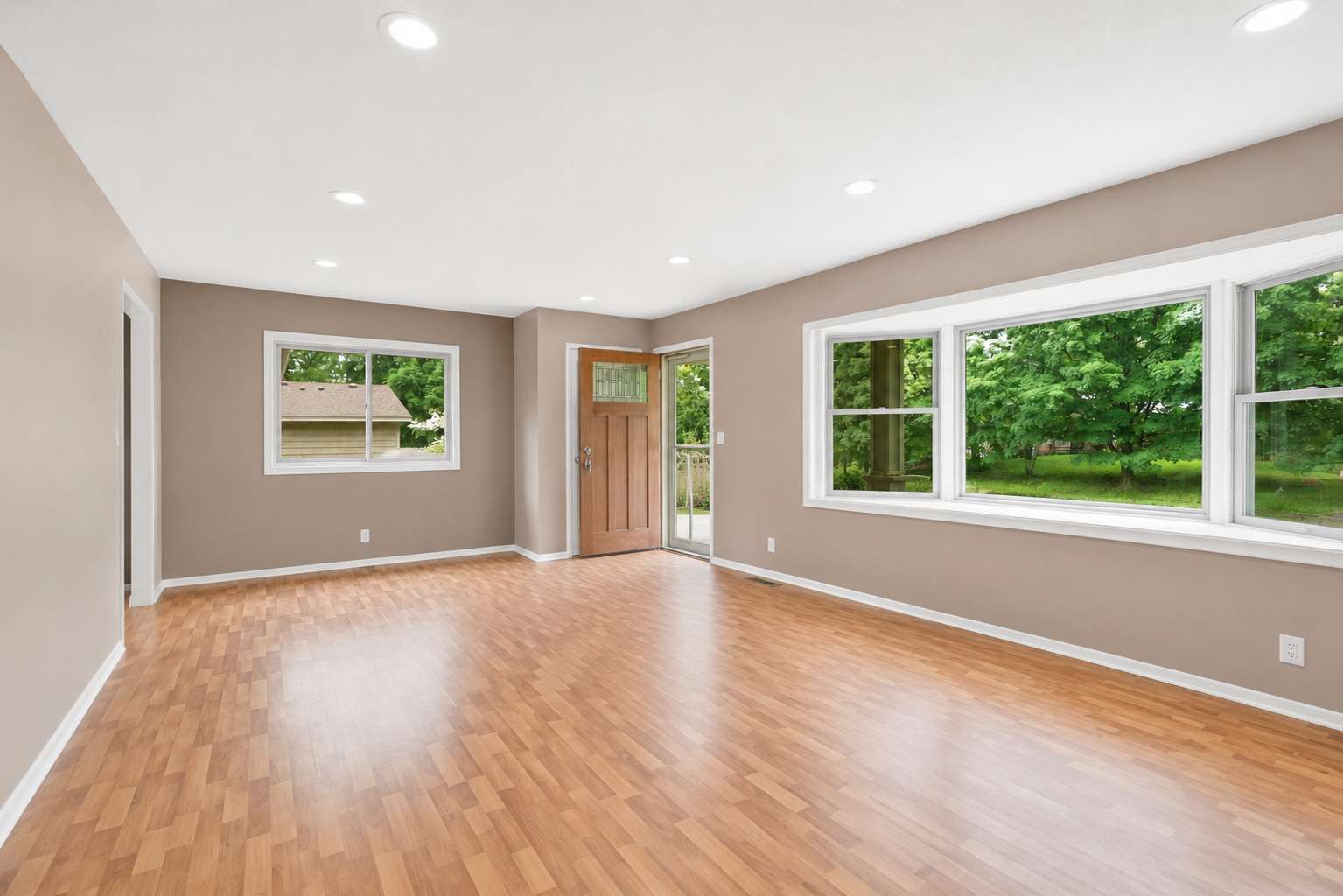 14901 Williston LN, Minnetonka, MN 55345