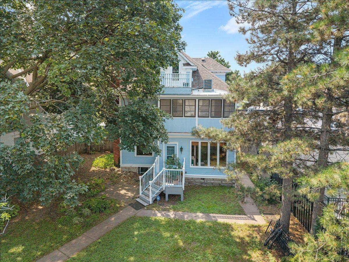 1033 Grand AVE, Saint Paul, MN 55105