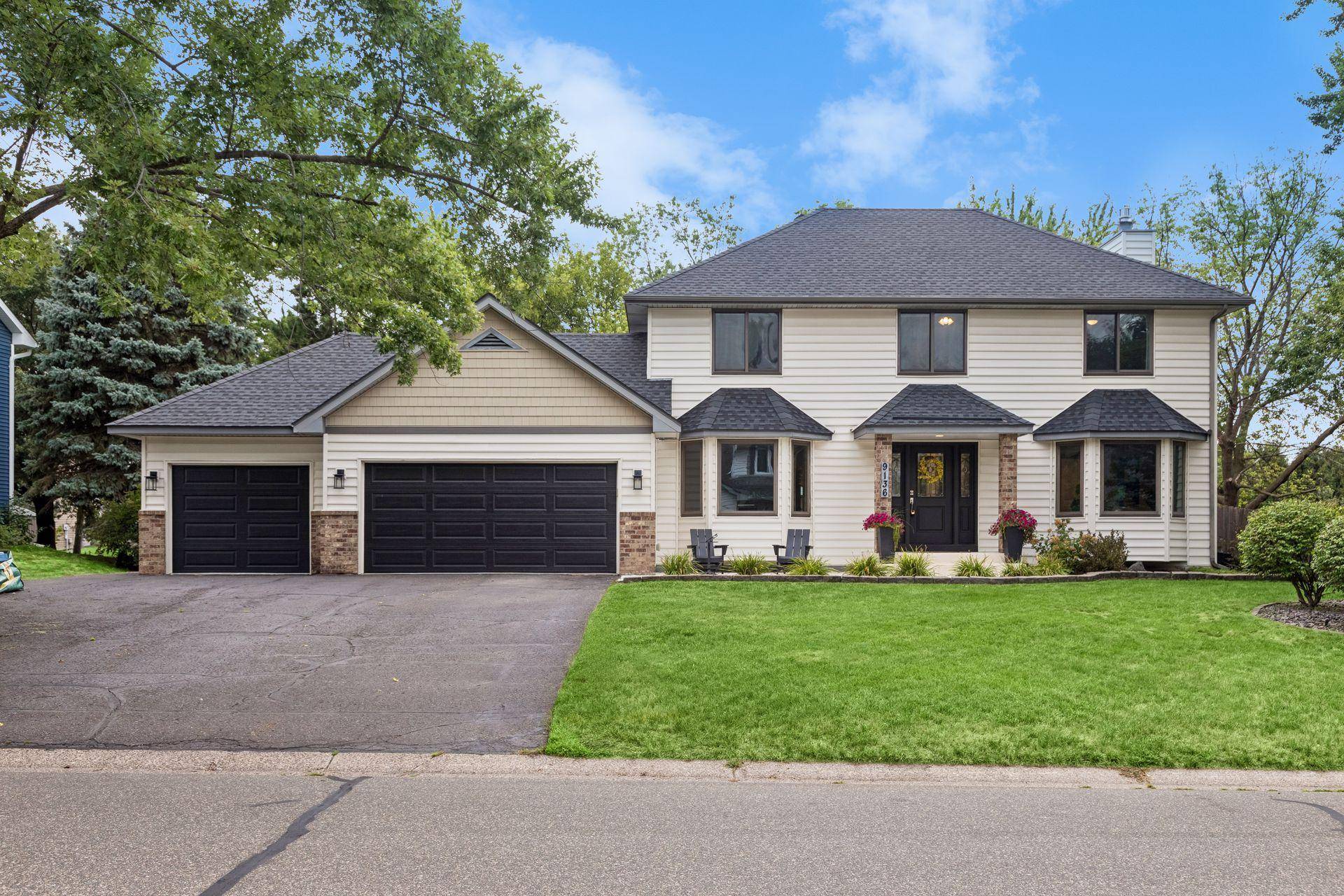 9136 Pinehurst RD, Woodbury, MN 55125