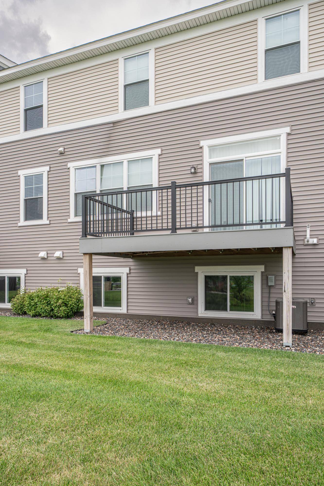 1605 Gable DR, Carver, MN 55315
