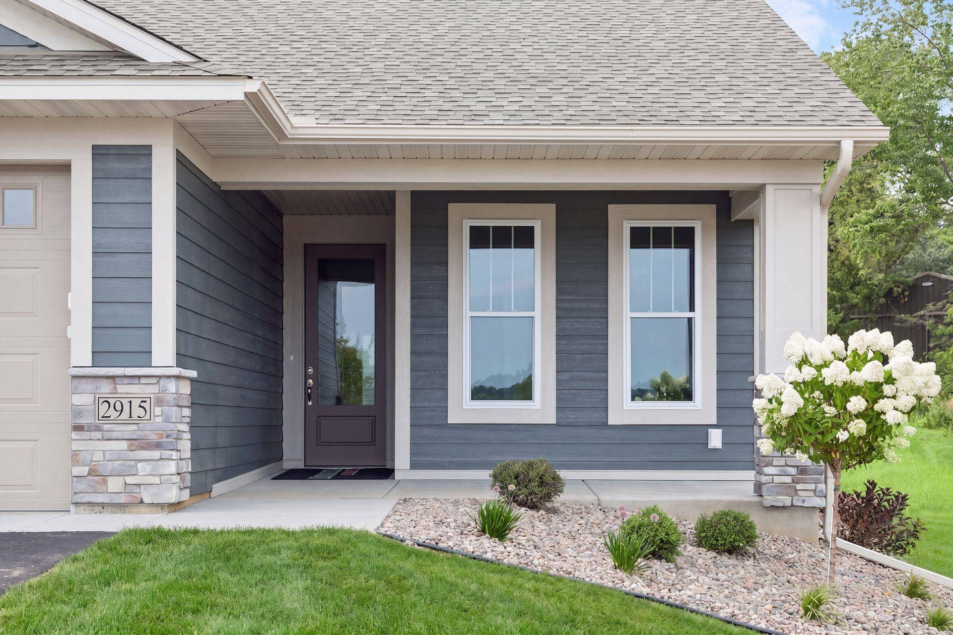 2915 Thompson DR, River Falls, WI 54022