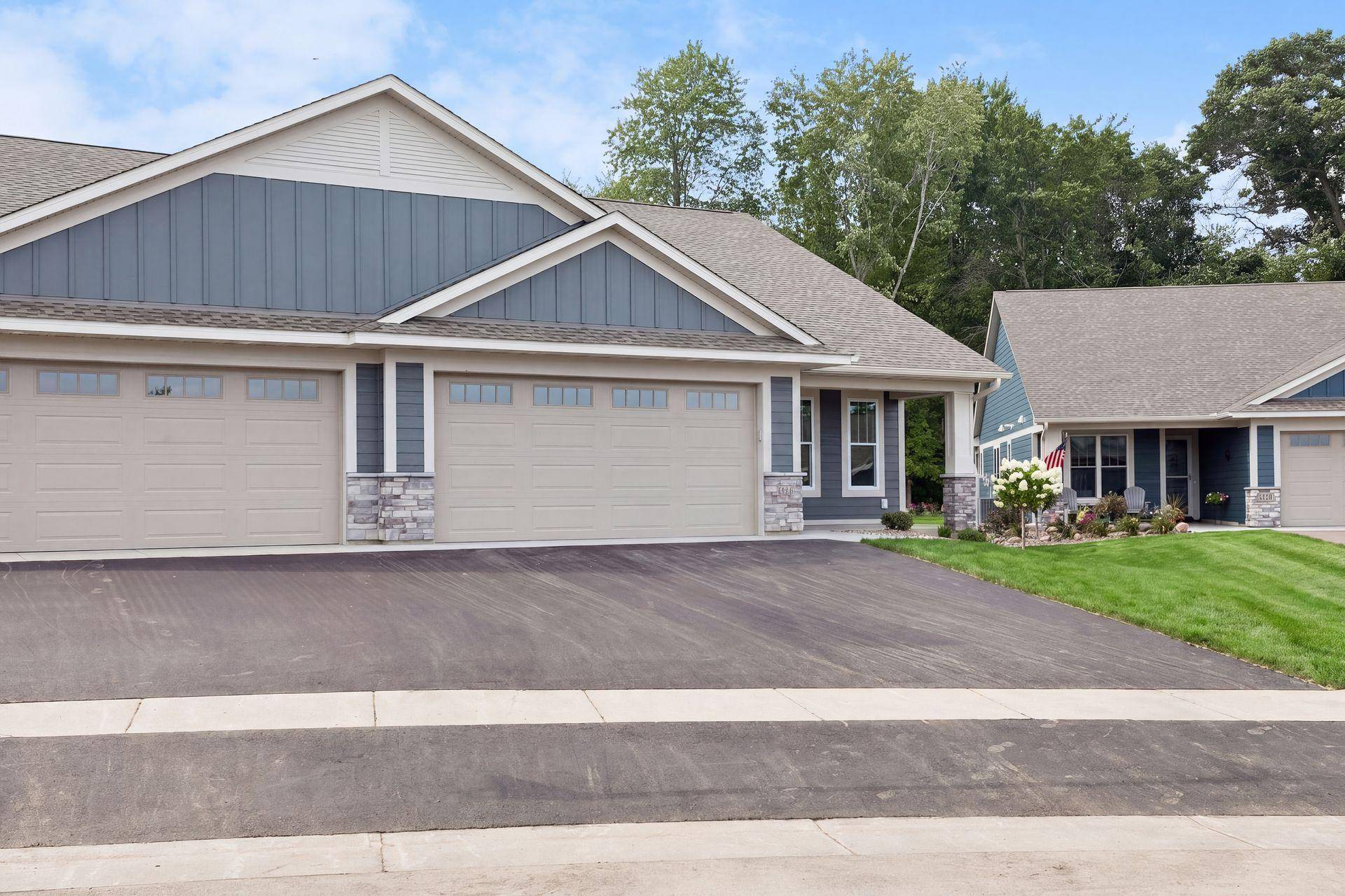2915 Thompson DR, River Falls, WI 54022