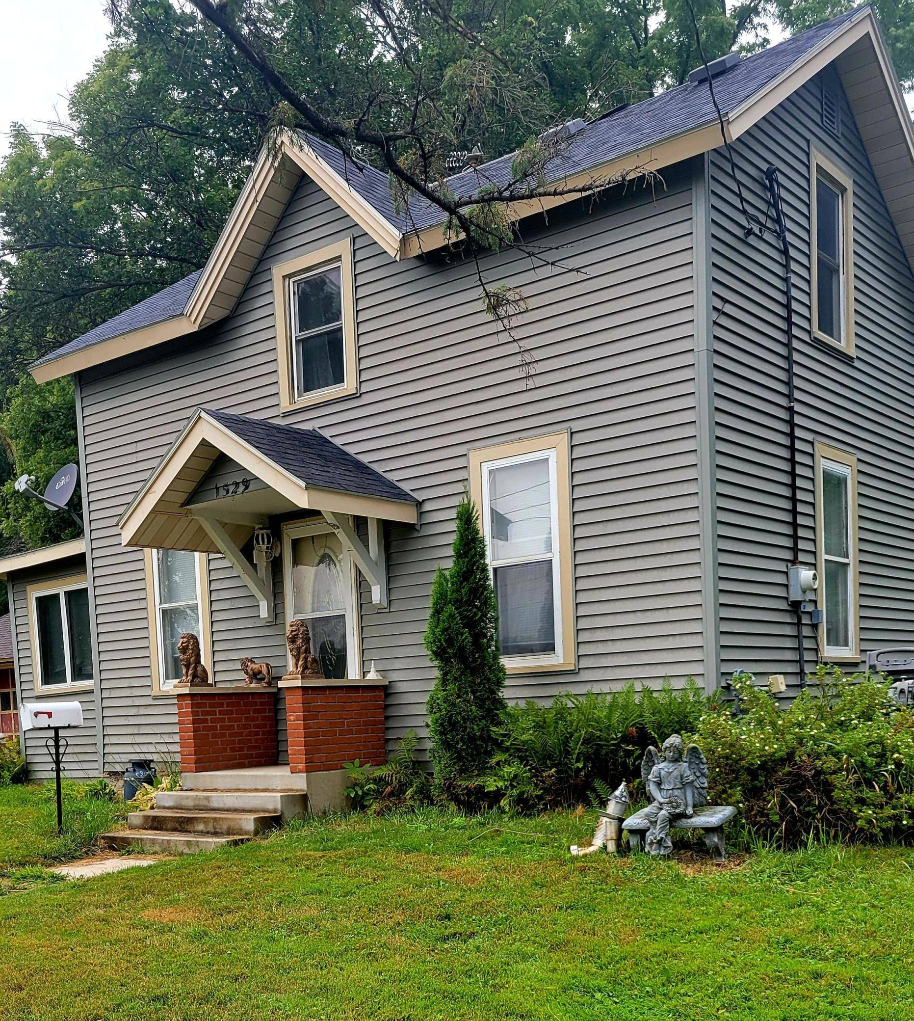 1529 Bush ST, Red Wing, MN 55066