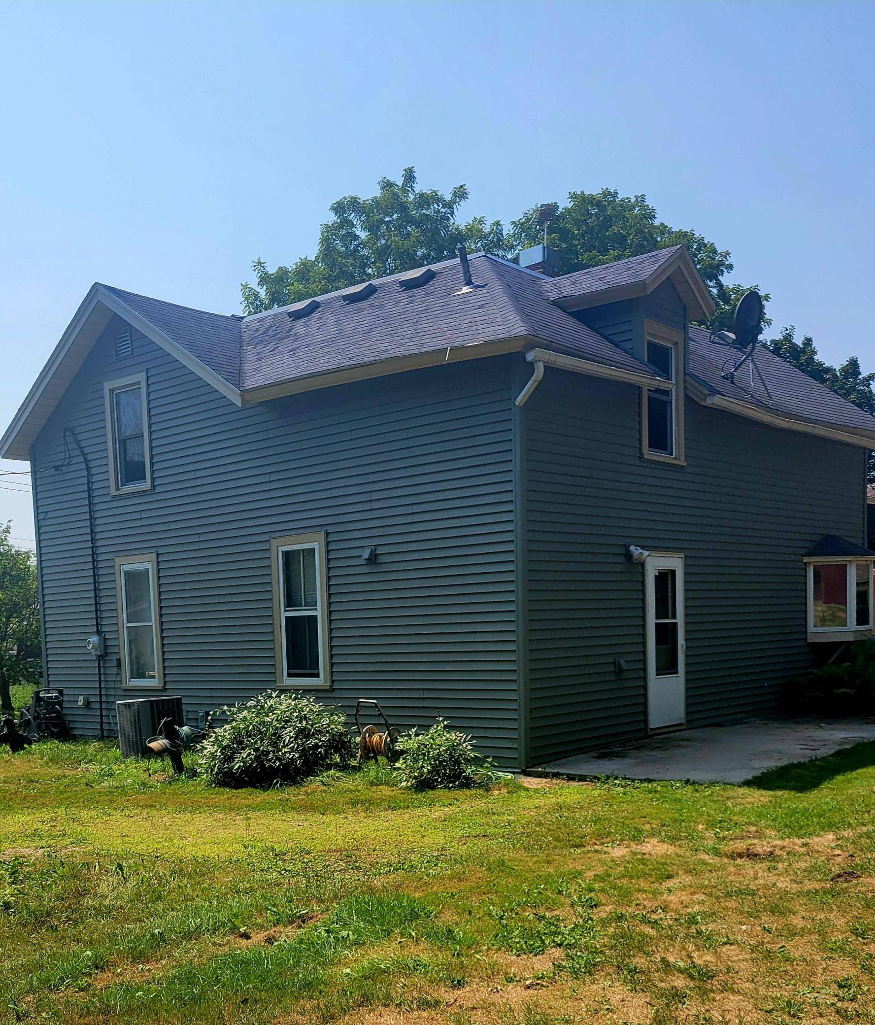 1529 Bush ST, Red Wing, MN 55066