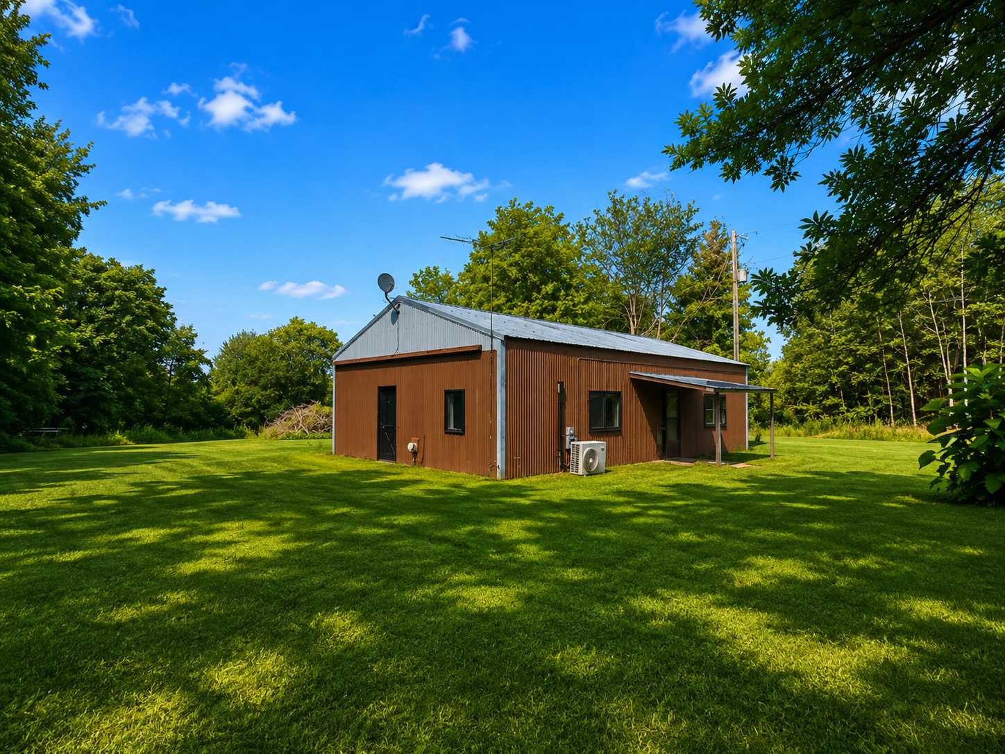 8996 Saint Croix TRL, North Branch, MN 55056