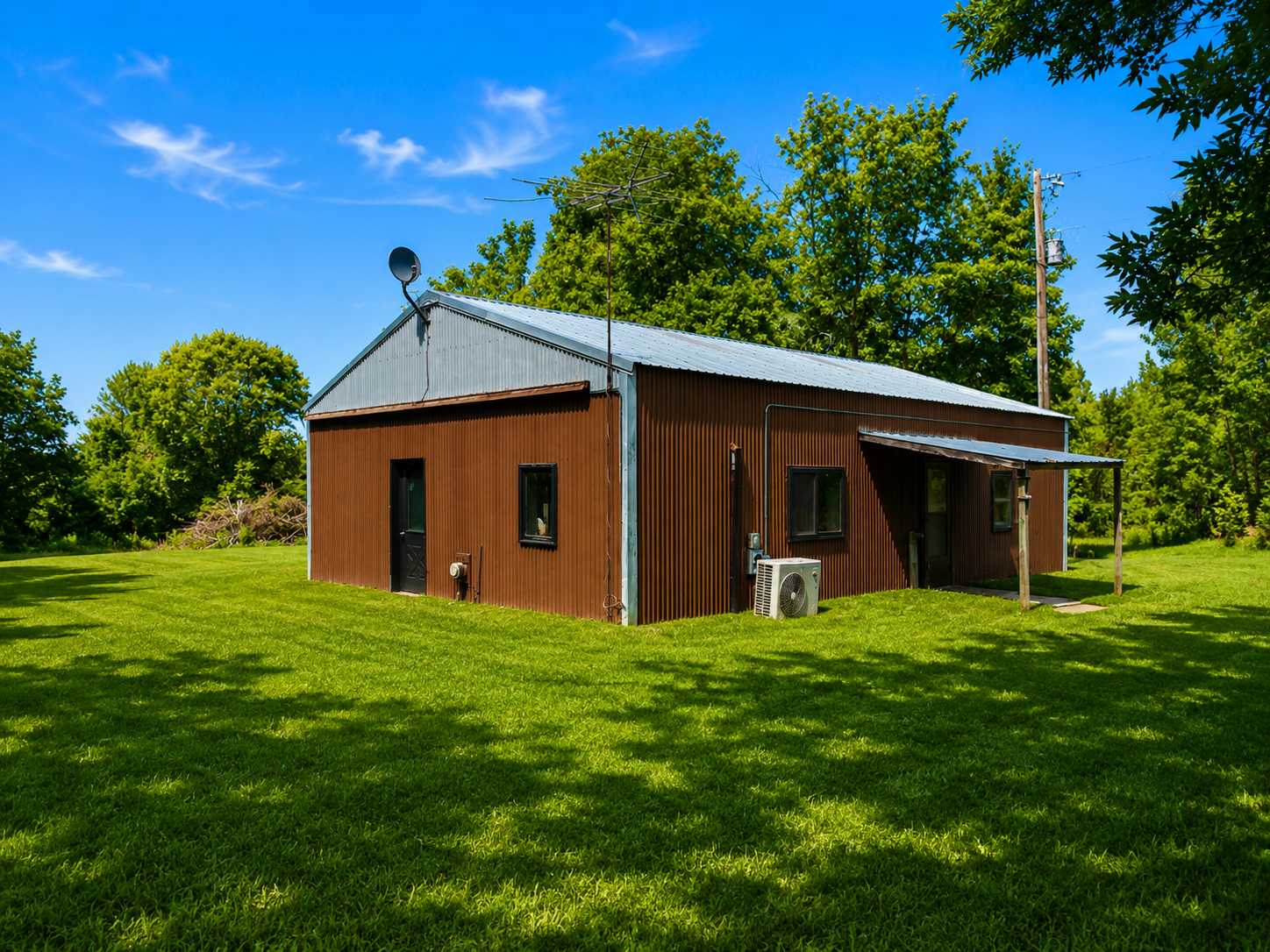 8996 Saint Croix TRL, North Branch, MN 55056