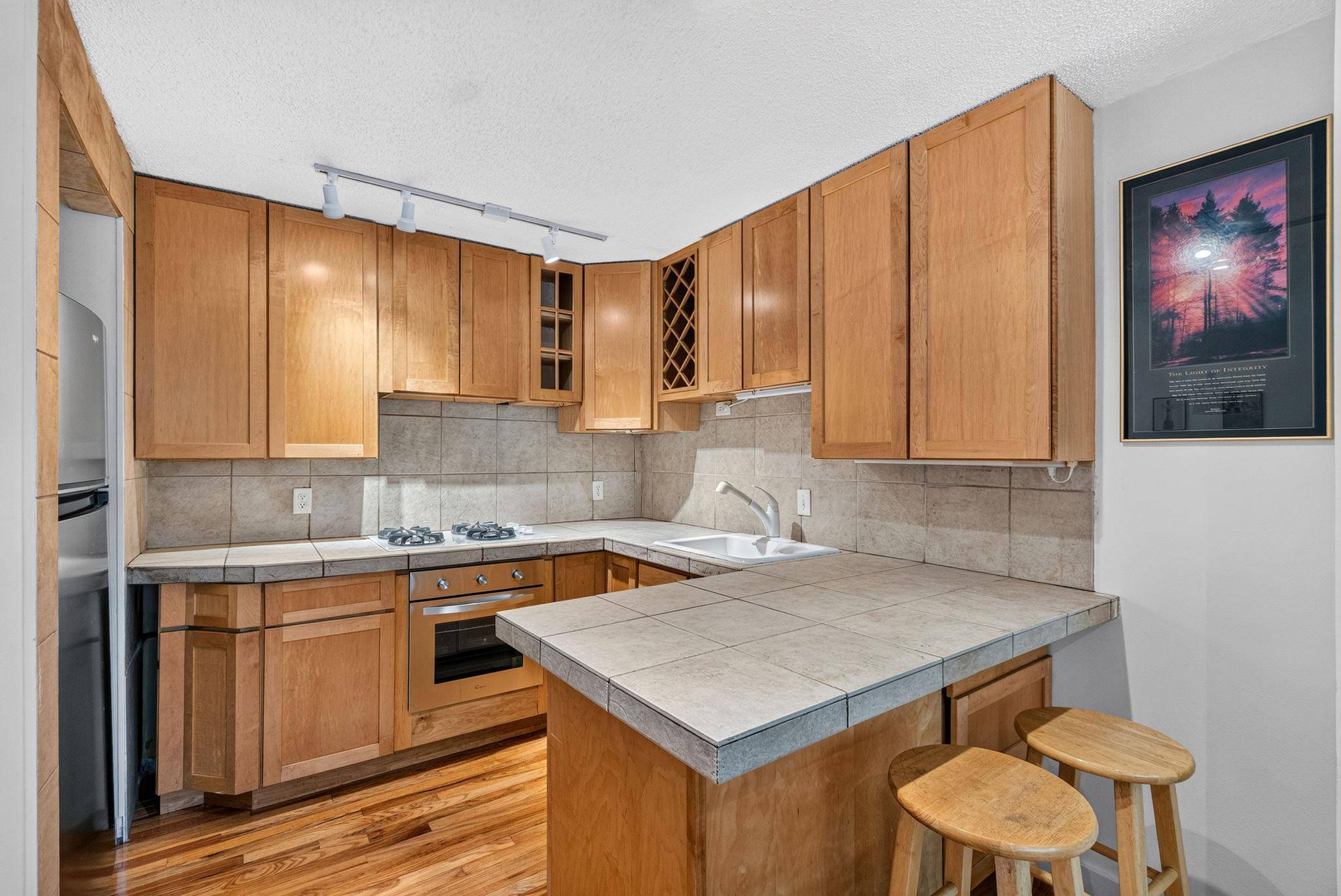 1912 Dupont AVE S #105, Minneapolis, MN 55403