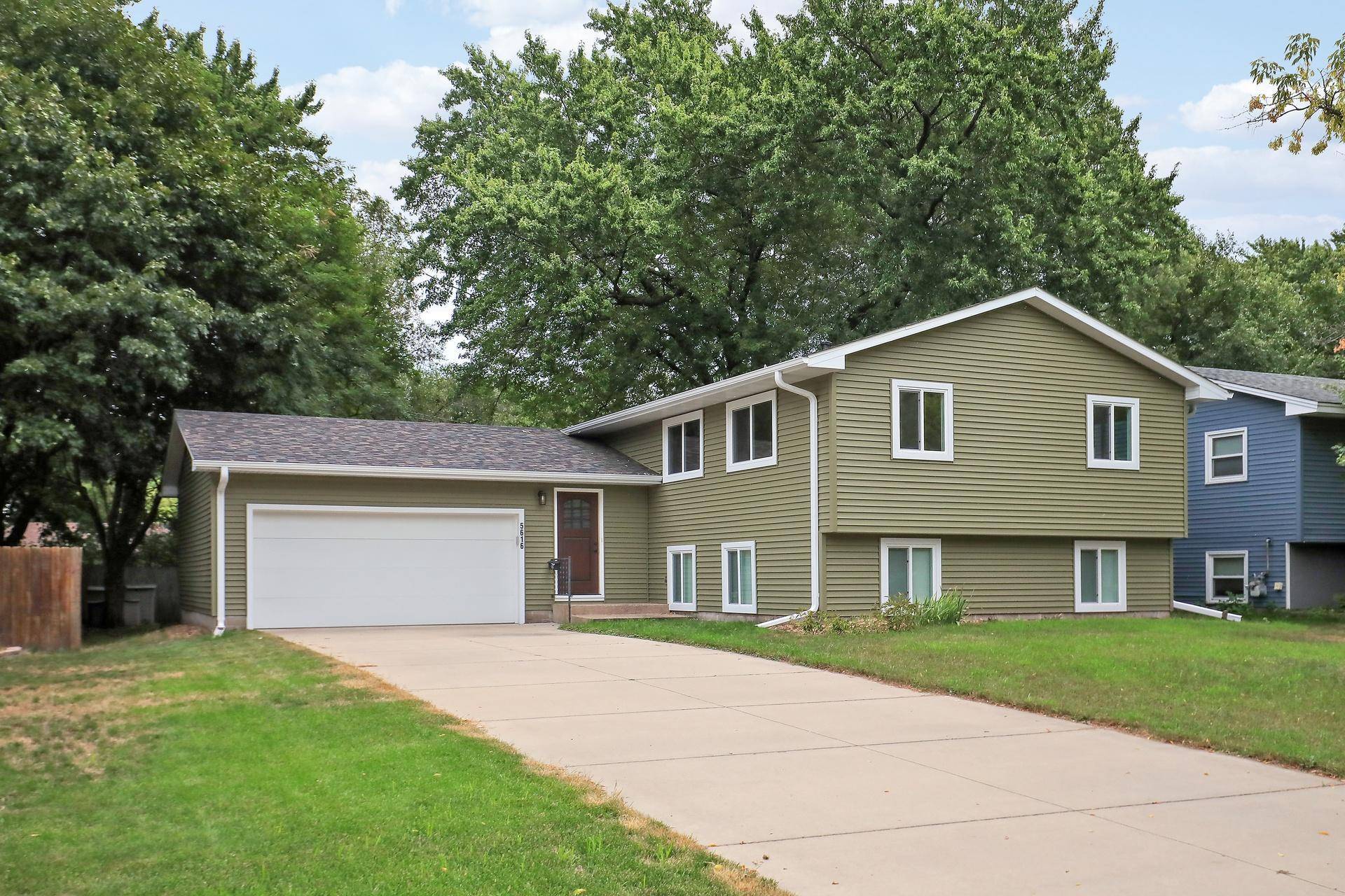 5616 Perry AVE N, Crystal, MN 55429