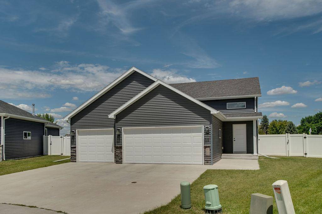 4514 13th ST S, Moorhead, MN 56560