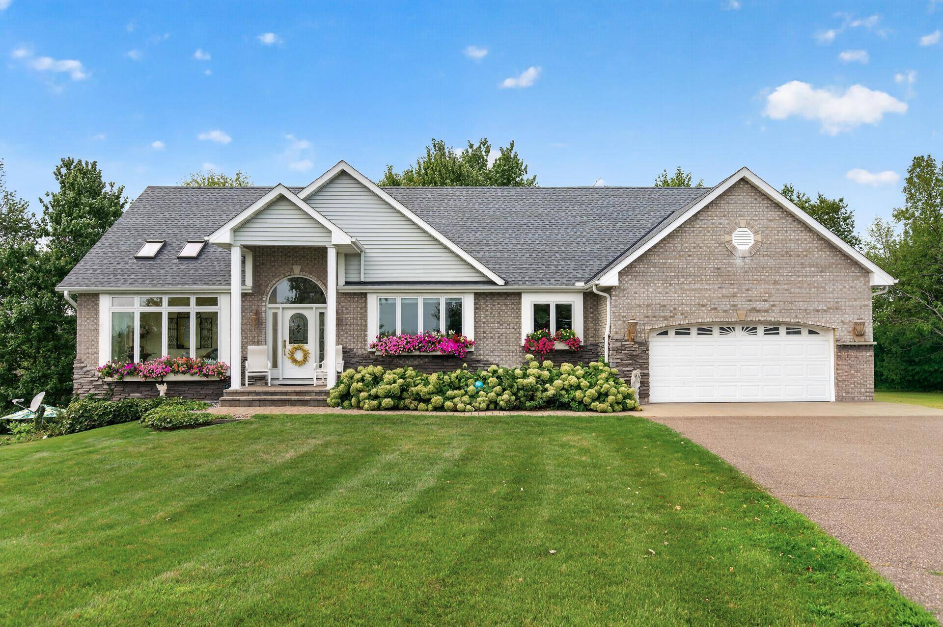 22760 Olivine ST NW, Elk River, MN 55330