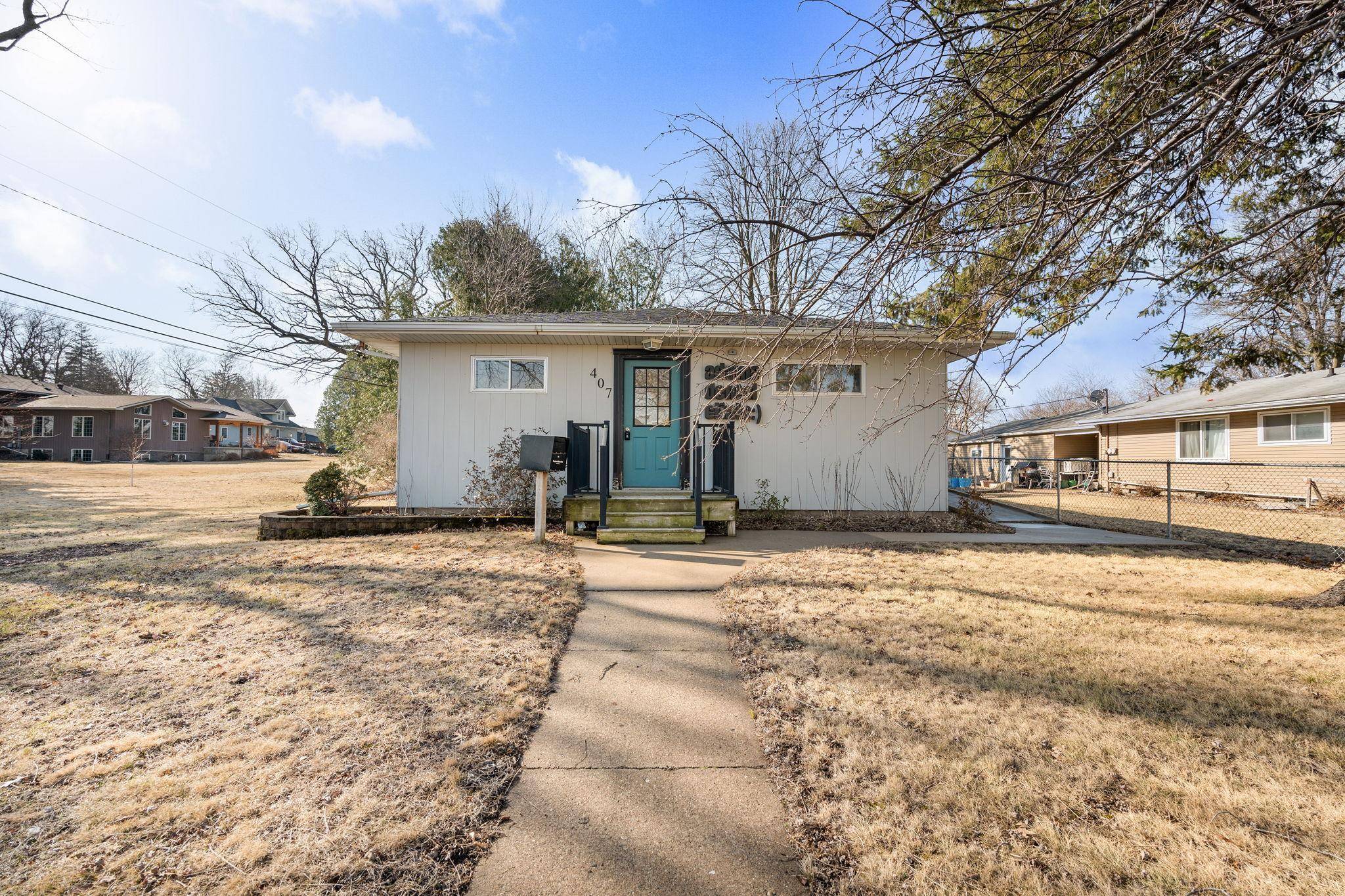 407 NW Lincoln ST, Adams, MN 55909