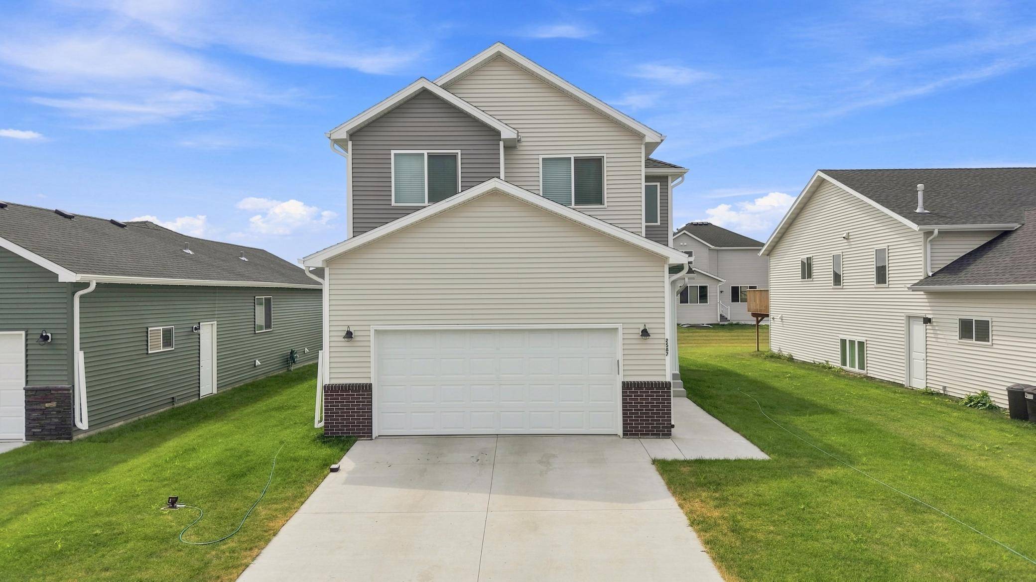 2587 Fulton LOOP S, Fargo, ND 58104