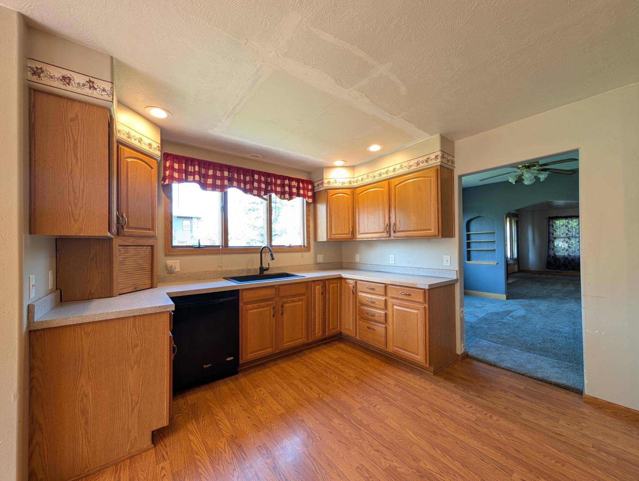307 Saint Olaf AVE N, Canby, MN 56220