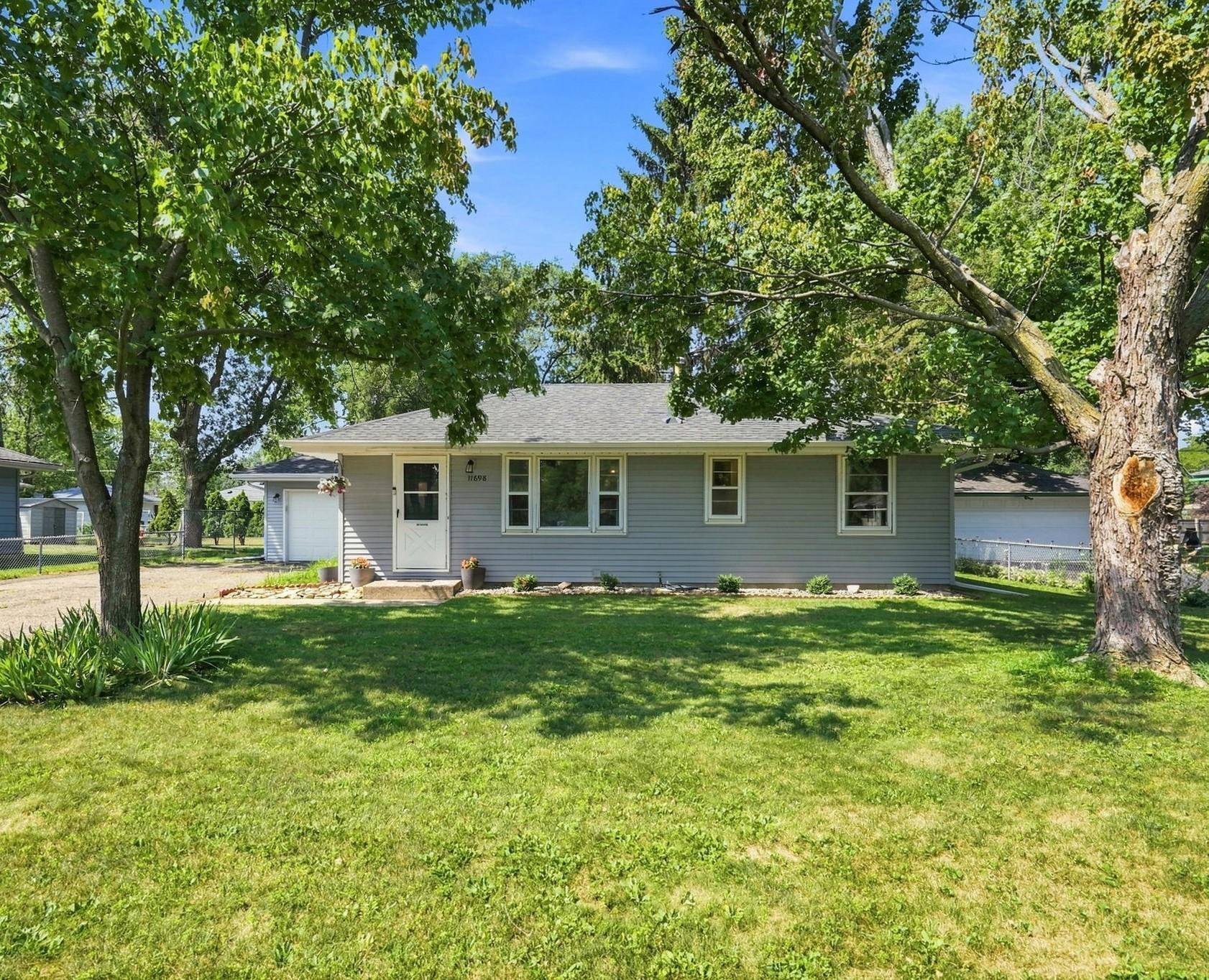 11698 Juniper ST NW, Coon Rapids, MN 55448