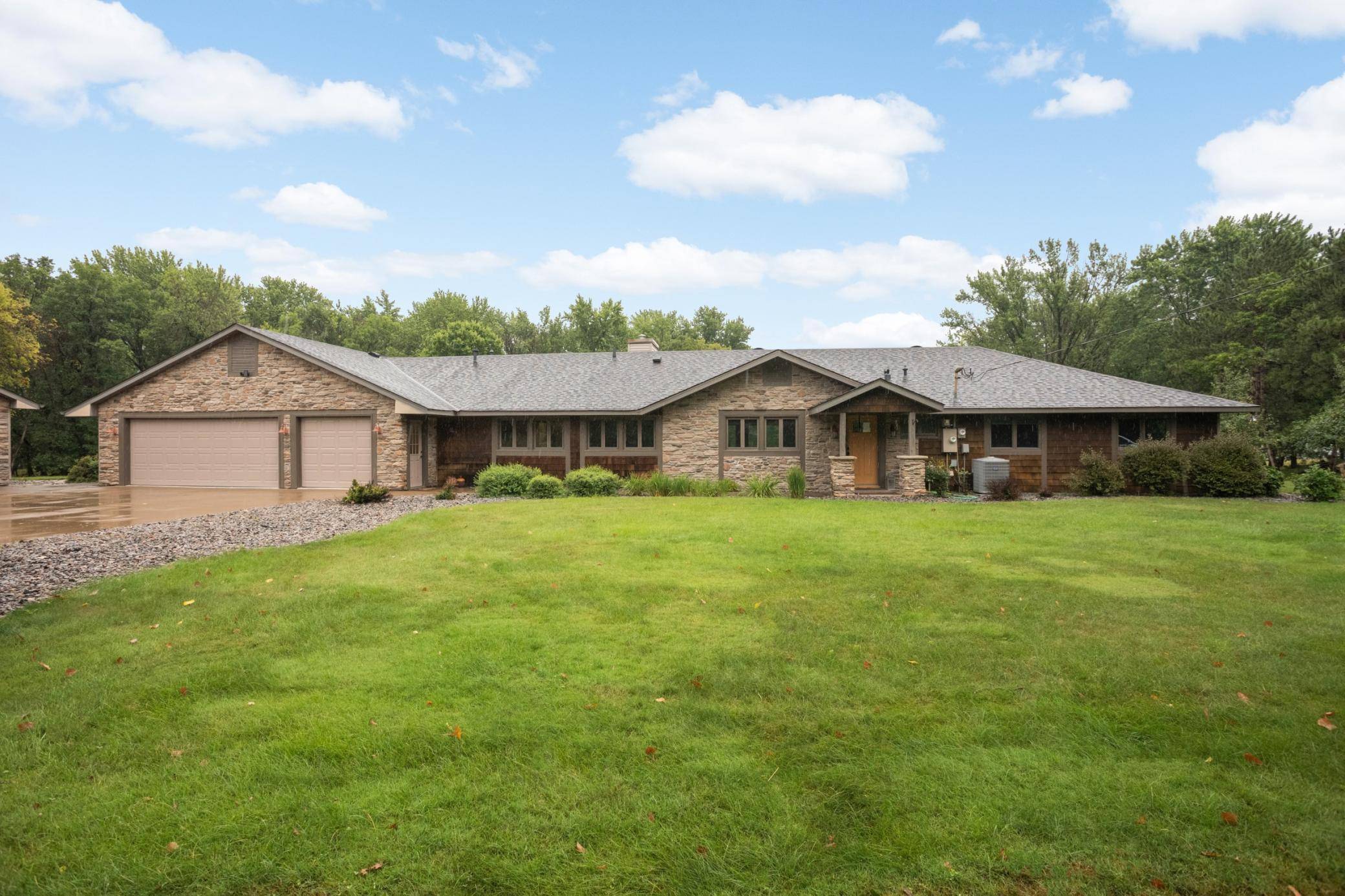 19 Point RD, Bayport, MN 55003