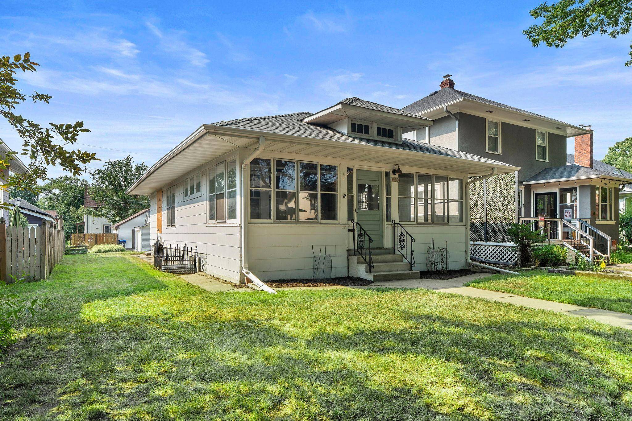 1980 Stanford AVE, Saint Paul, MN 55105