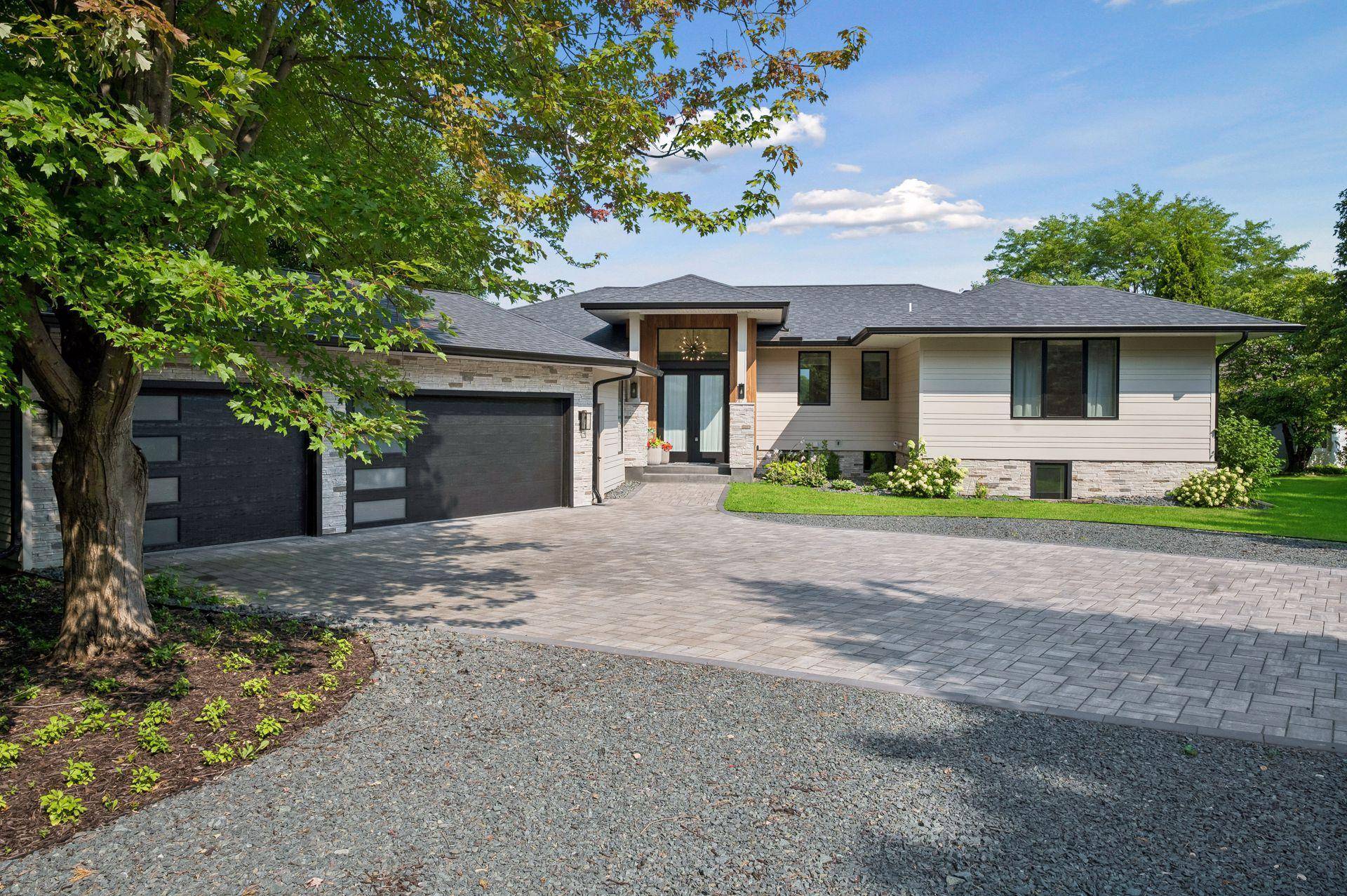 2 Maclynn RD, Excelsior, MN 55331