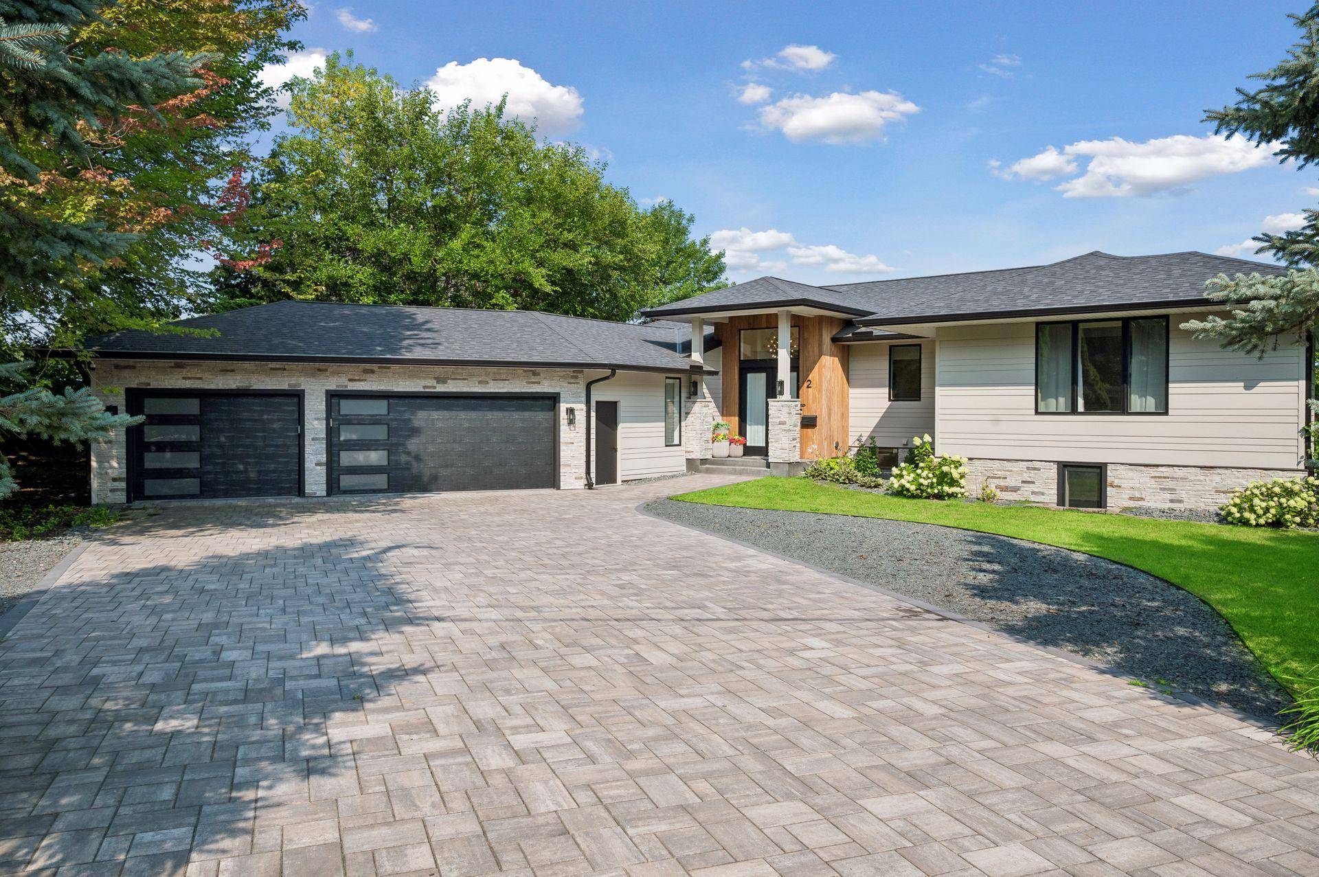 2 Maclynn RD, Excelsior, MN 55331