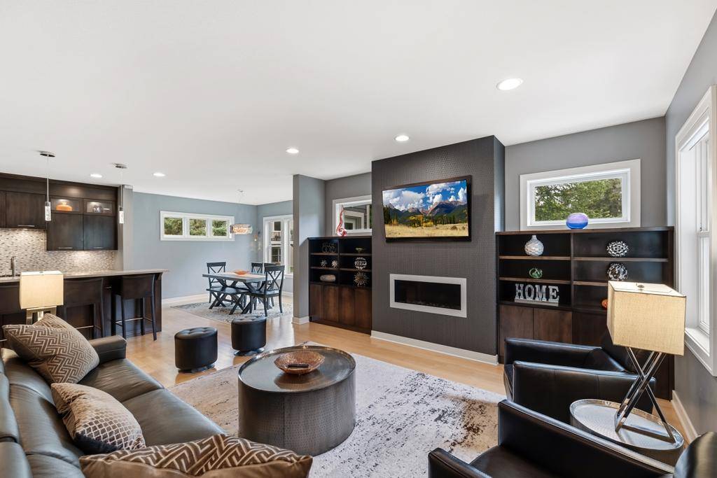 11153 Sweetwater PATH, Woodbury, MN 55129