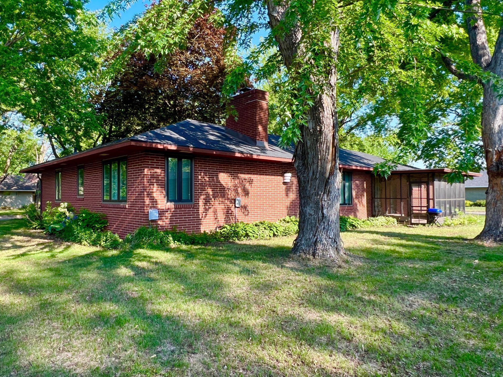 424 S Gaulke ST, Appleton, MN 56208
