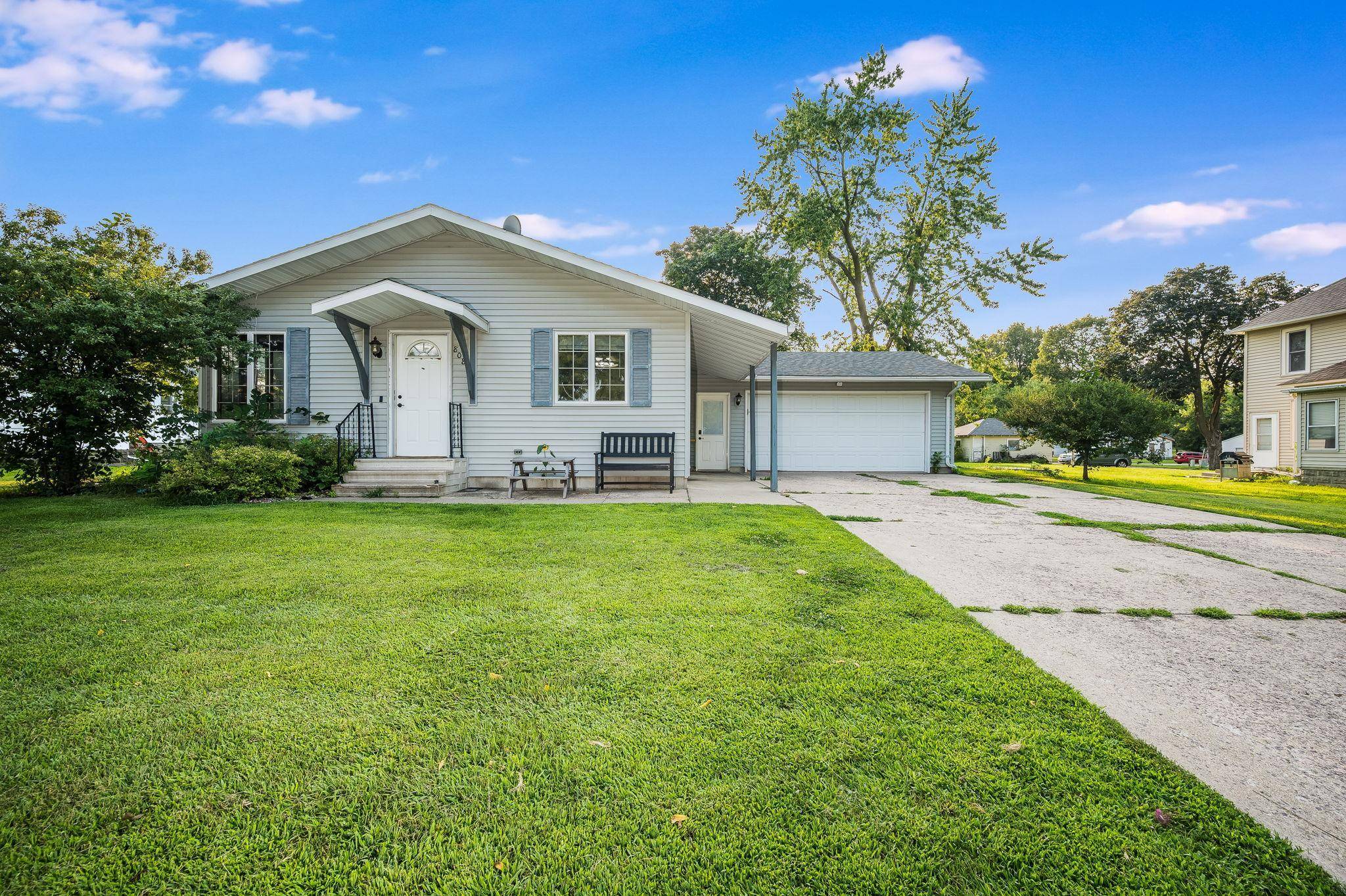 808 7th ST S, Saint James, MN 56081
