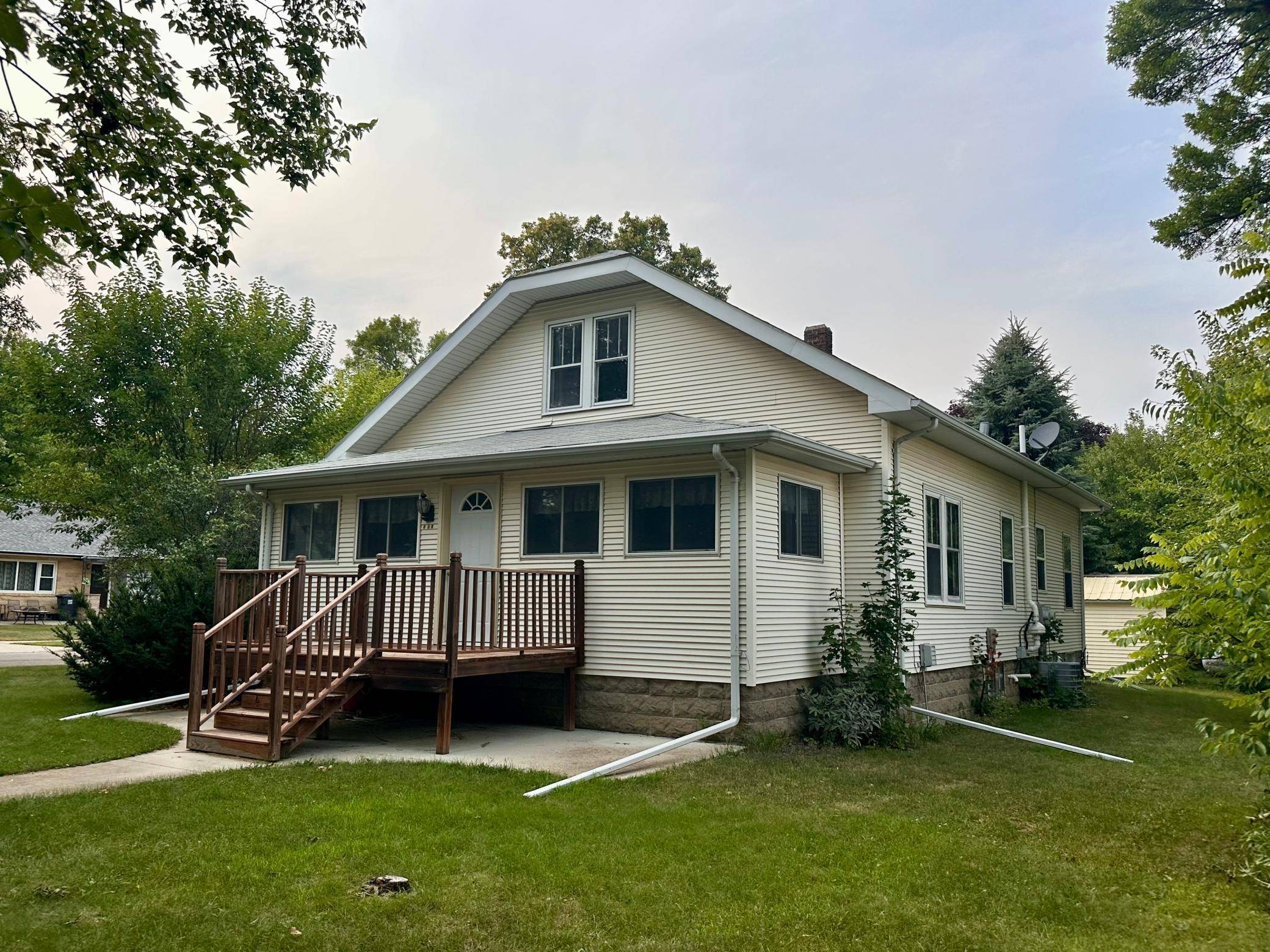 221 W Saxon ST, Ivanhoe, MN 56142