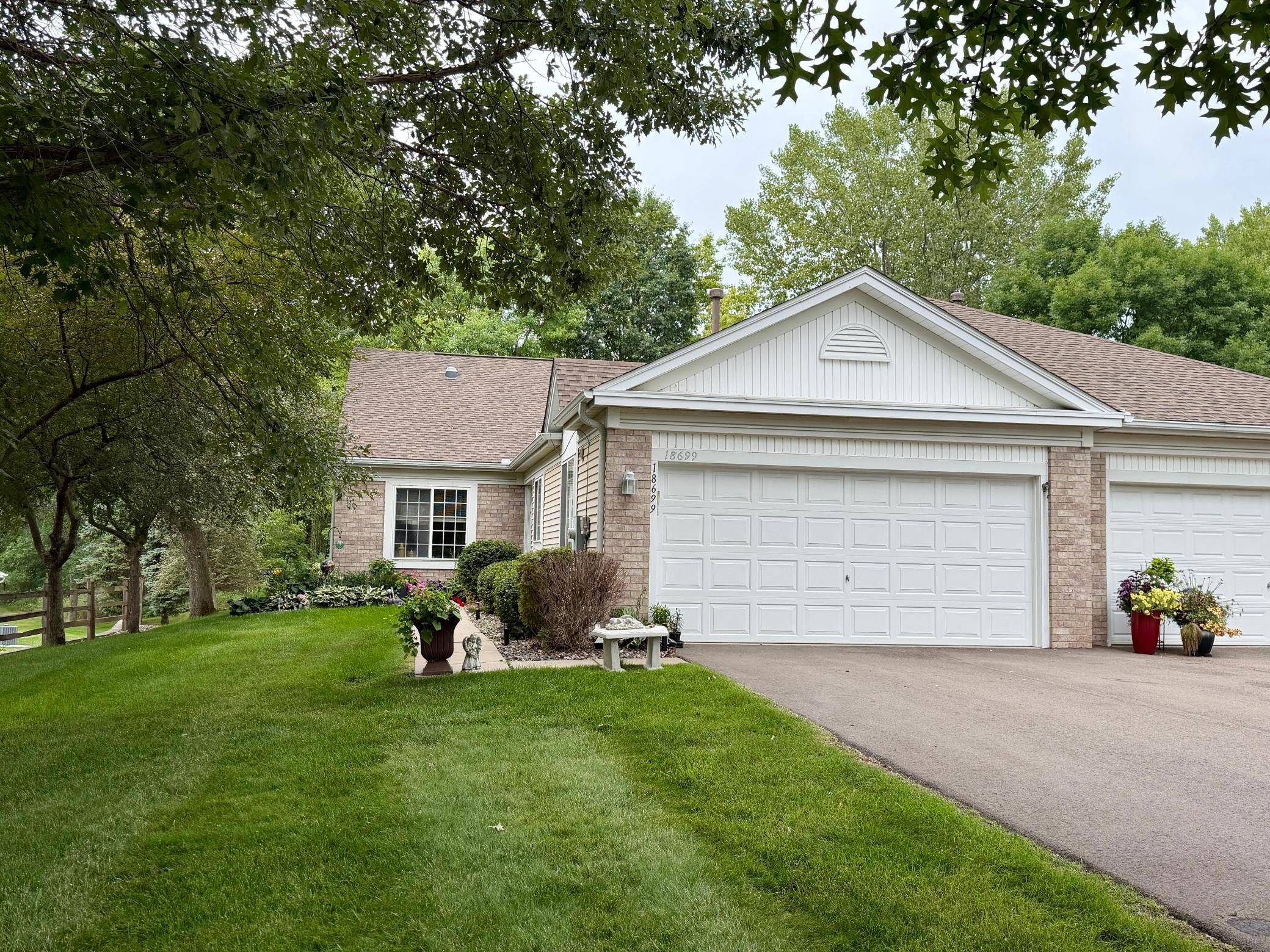 18699 Kalmar CT, Lakeville, MN 55044