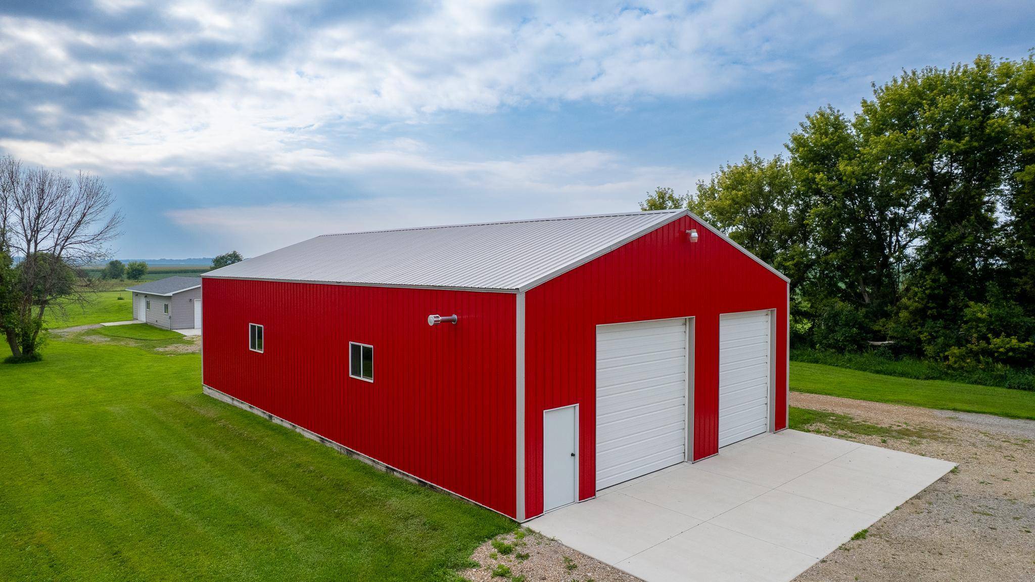 21509 700th AVE, Alden, MN 56009