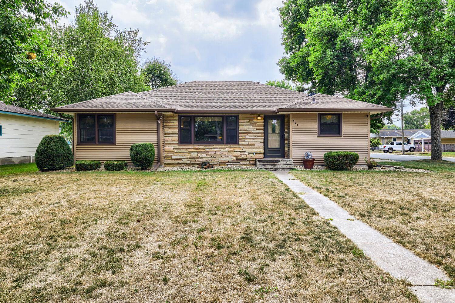 421 13th ST W, Hastings, MN 55033