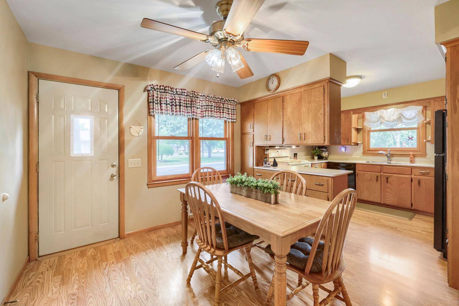 421 13th ST W, Hastings, MN 55033