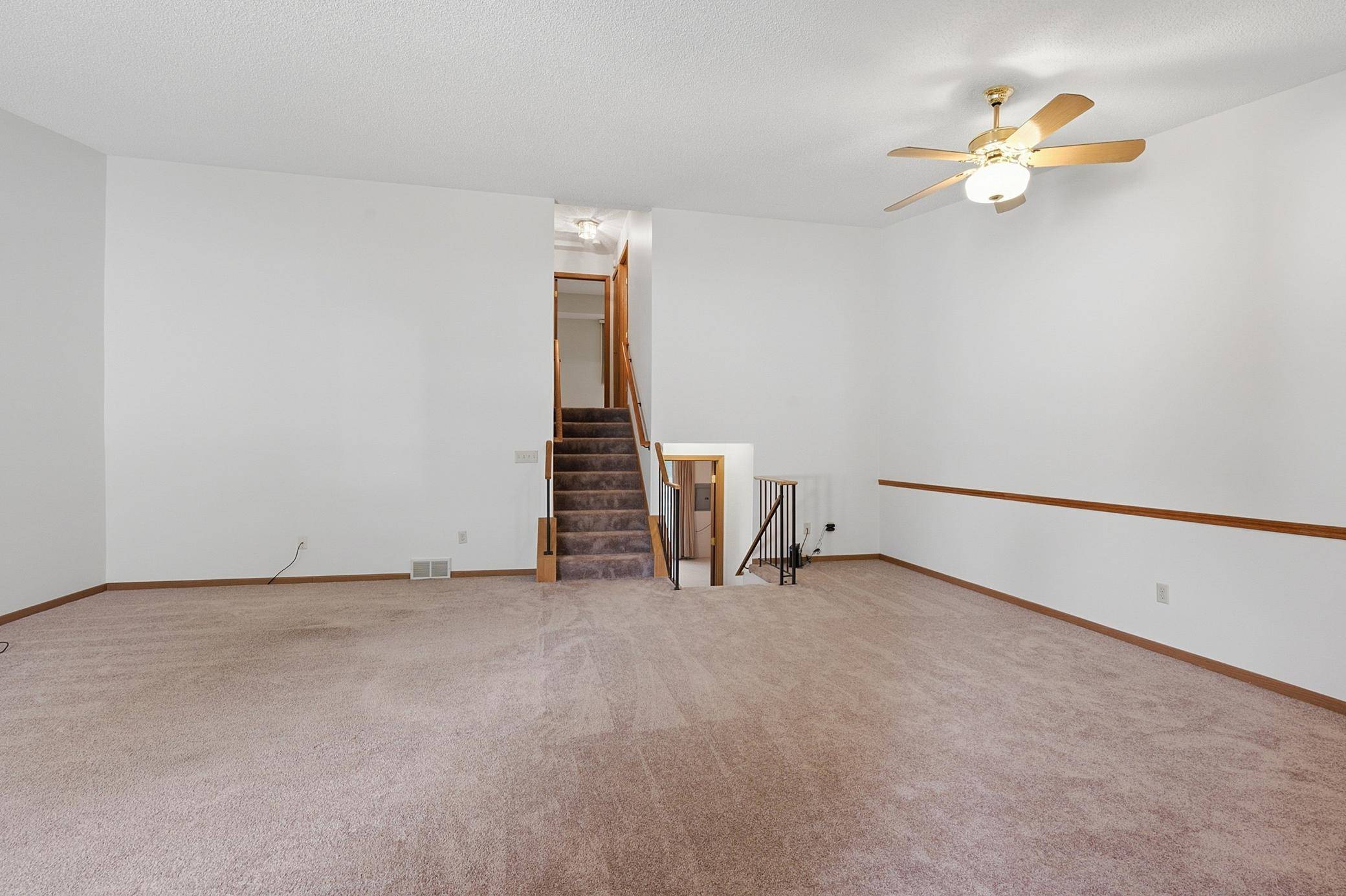 8564 134th ST W, Apple Valley, MN 55124