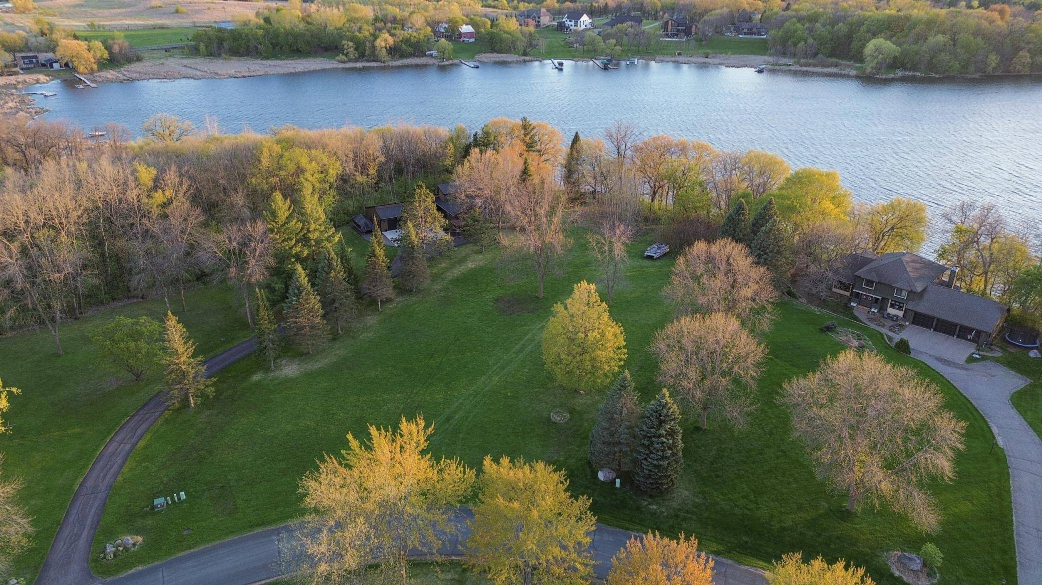 5125 Fern DR, Loretto, MN 55357